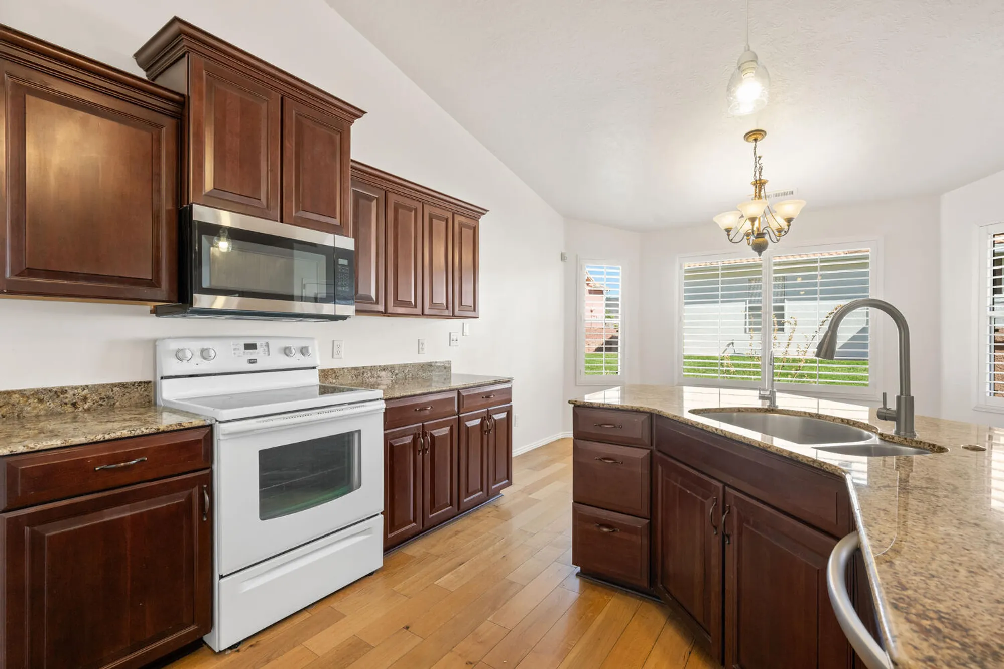 Property Slideshow image 7 of 29 | 210 n mall dr apt 56, St George, UT, 84790