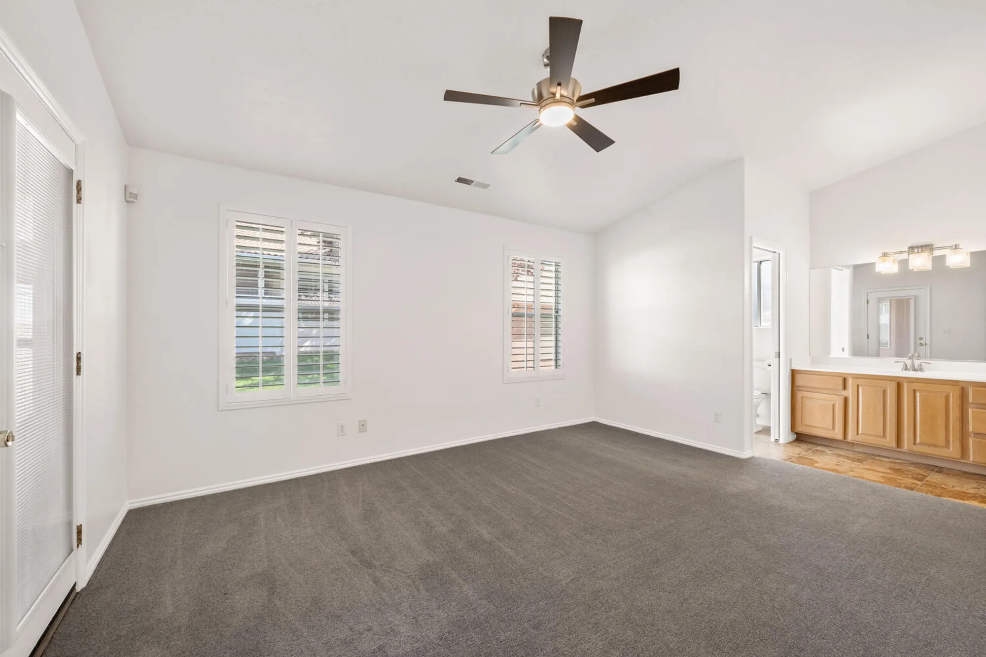 Property Slideshow image 10 of 29 | 210 n mall dr apt 56, St George, UT, 84790