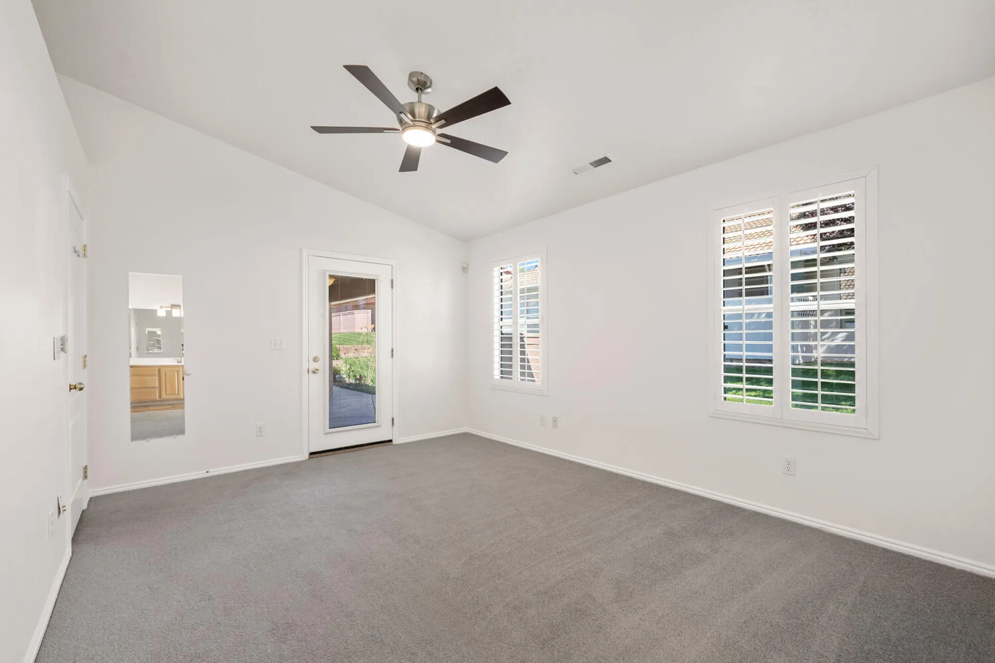 Property Slideshow image 11 of 29 | 210 n mall dr apt 56, St George, UT, 84790