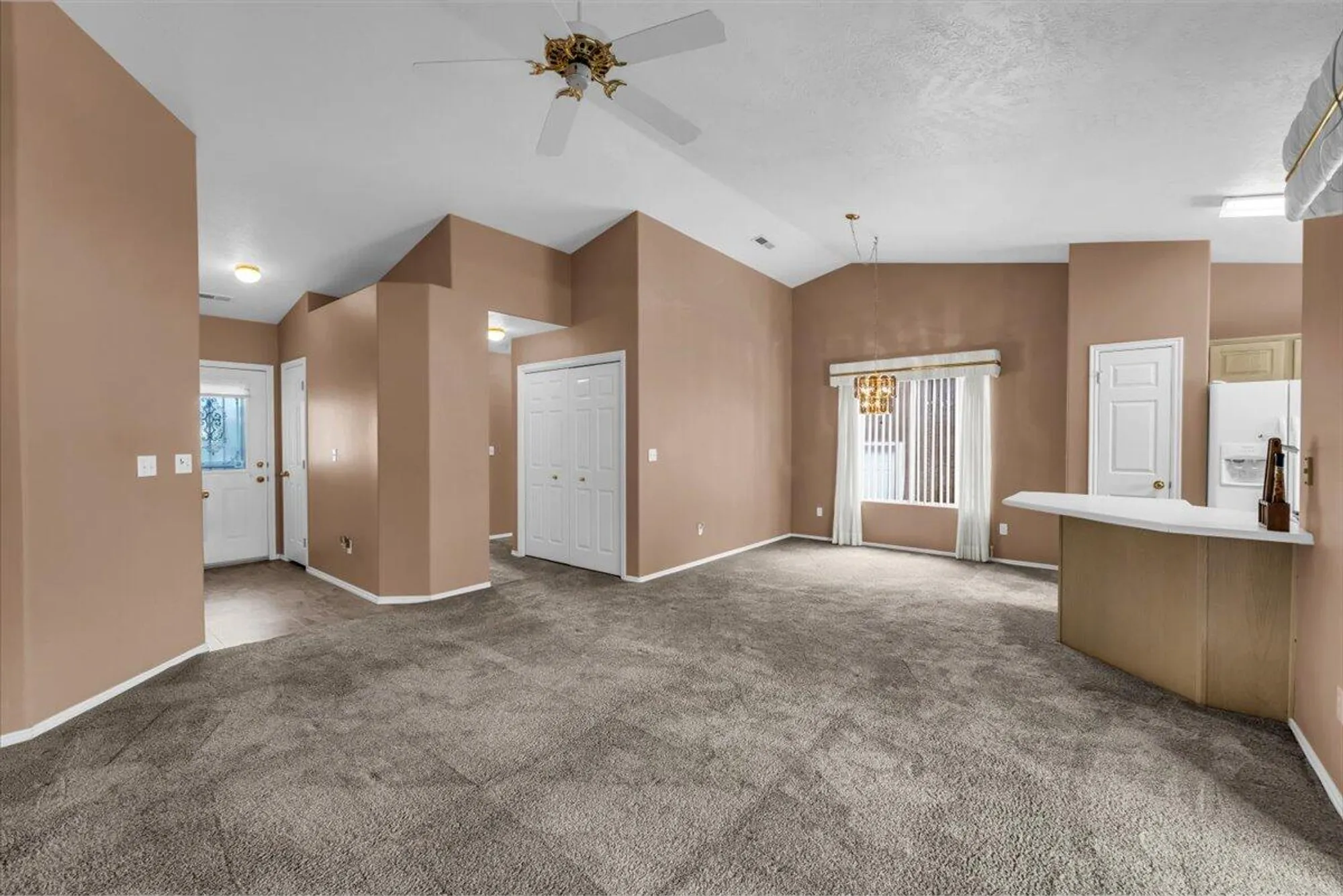 Property Slideshow image 4 of 22 | 210 n mall dr apt 46, St George, UT, 84790
