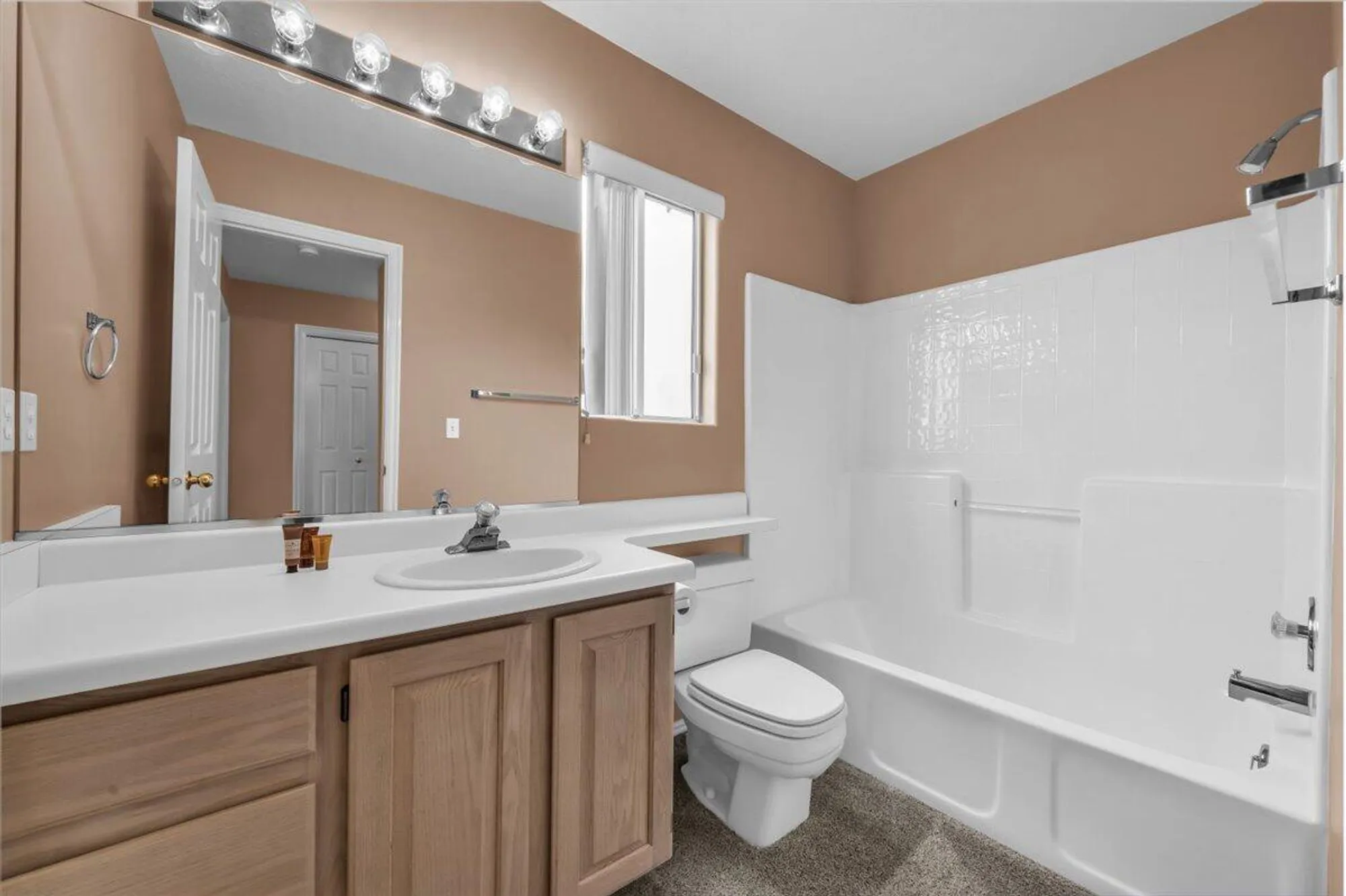 Property Slideshow image 13 of 22 | 210 n mall dr apt 46, St George, UT, 84790
