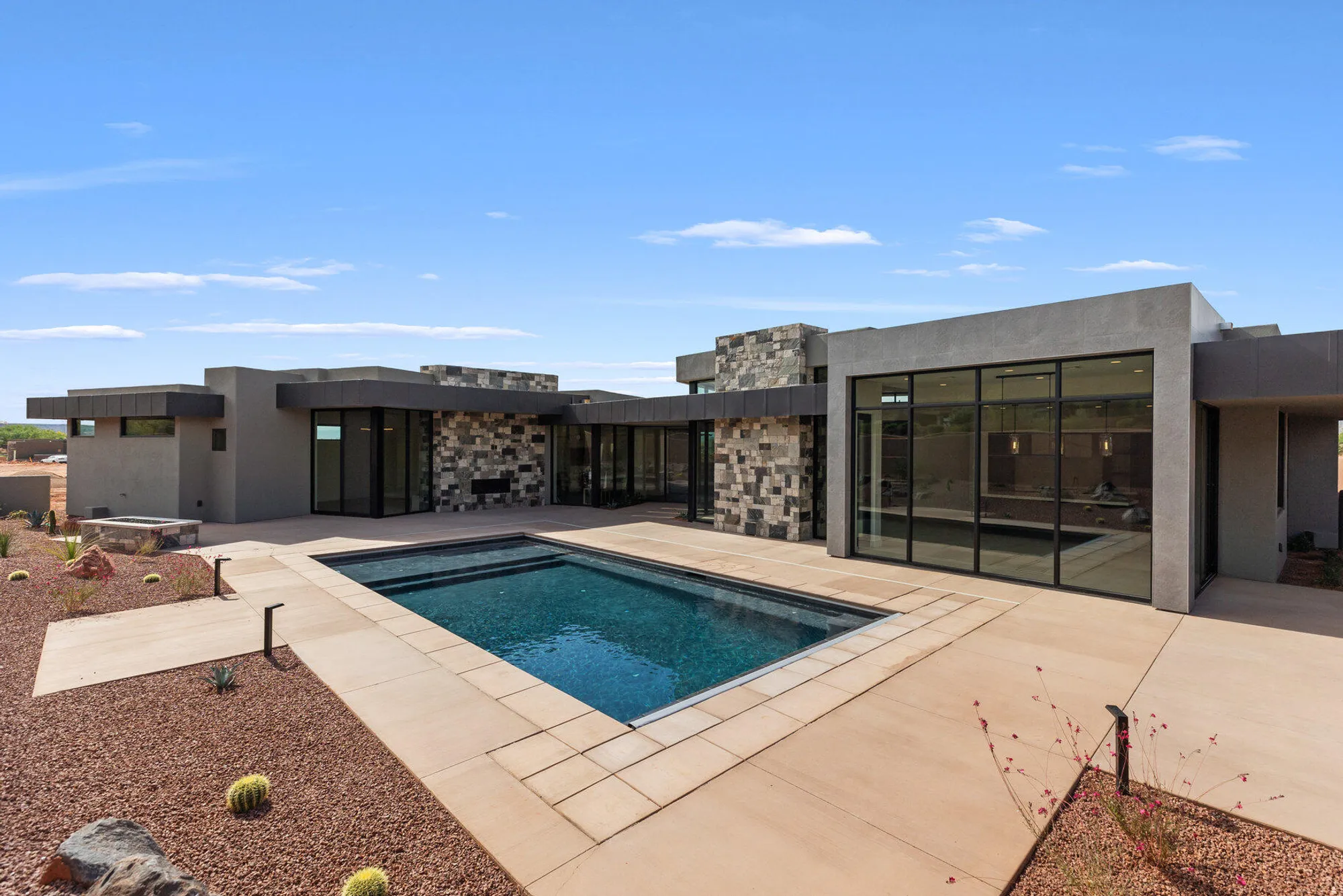 Property Slideshow image 2 of 20 | 2498 n la casa cir, St George, UT, 84770