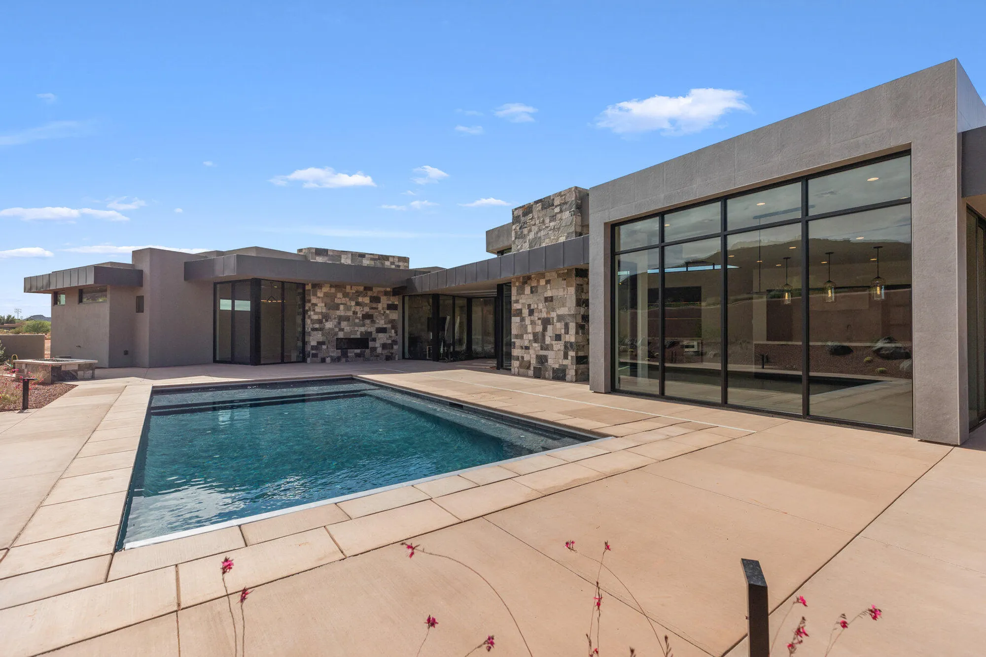 Property Slideshow image 17 of 20 | 2498 n la casa cir, St George, UT, 84770