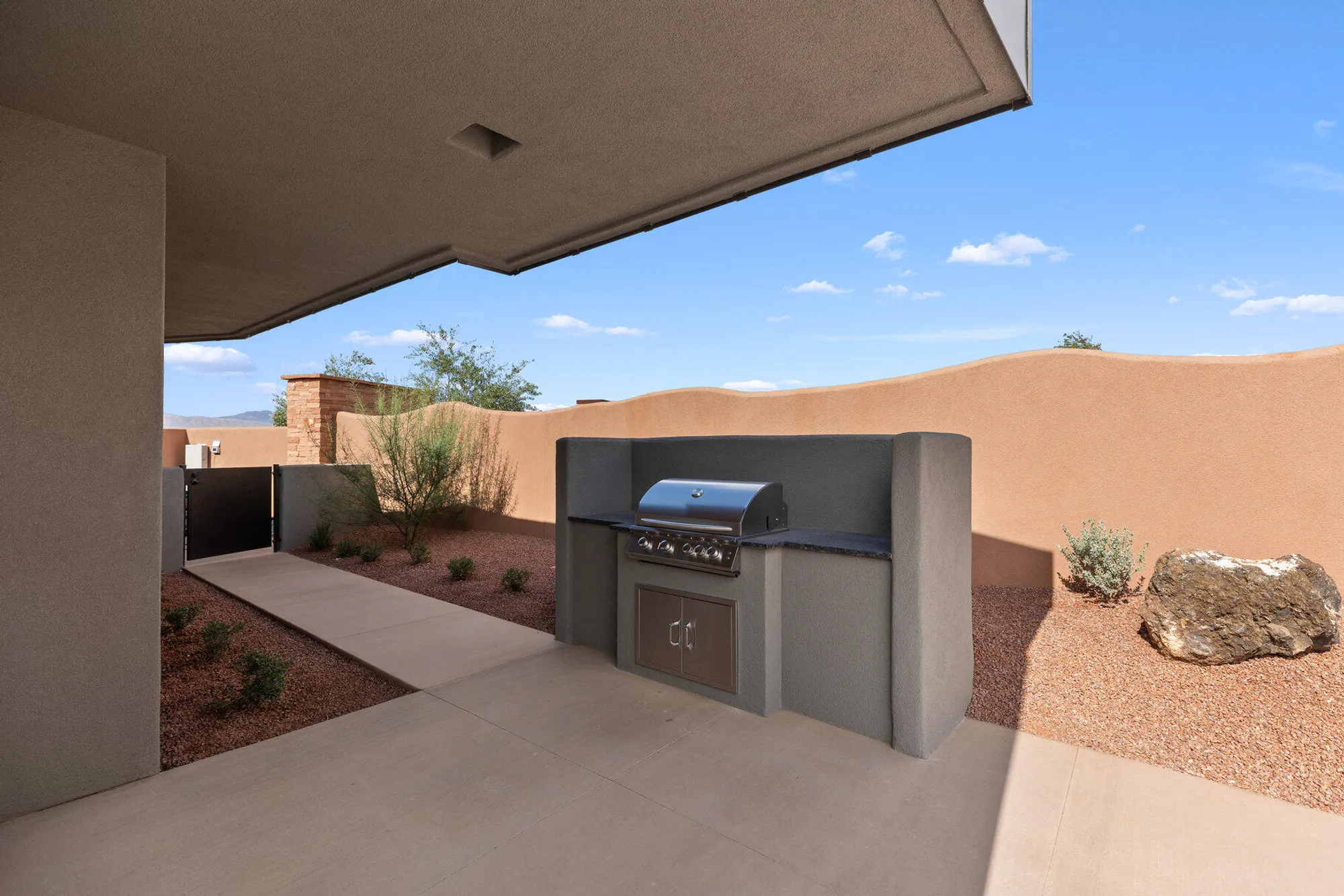 Property Slideshow image 19 of 20 | 2498 n la casa cir, St George, UT, 84770
