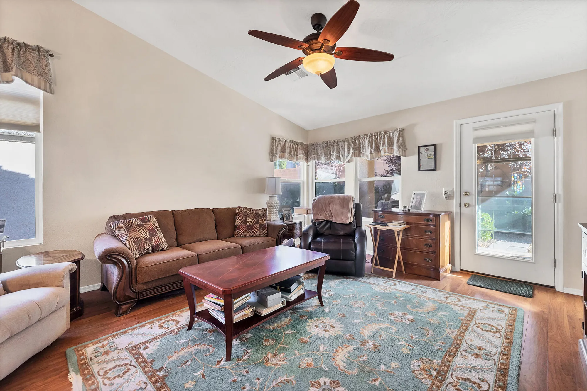 Property Slideshow image 7 of 16 | 1821 wide river dr, St George, UT, 84790