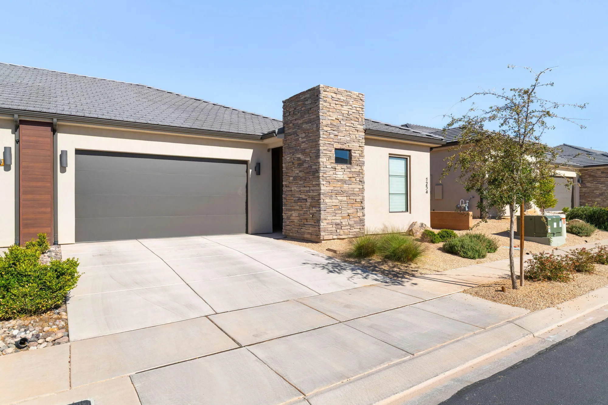 Property Slideshow image 2 of 22 | 1254 w hopewell dr, St George, UT, 84790