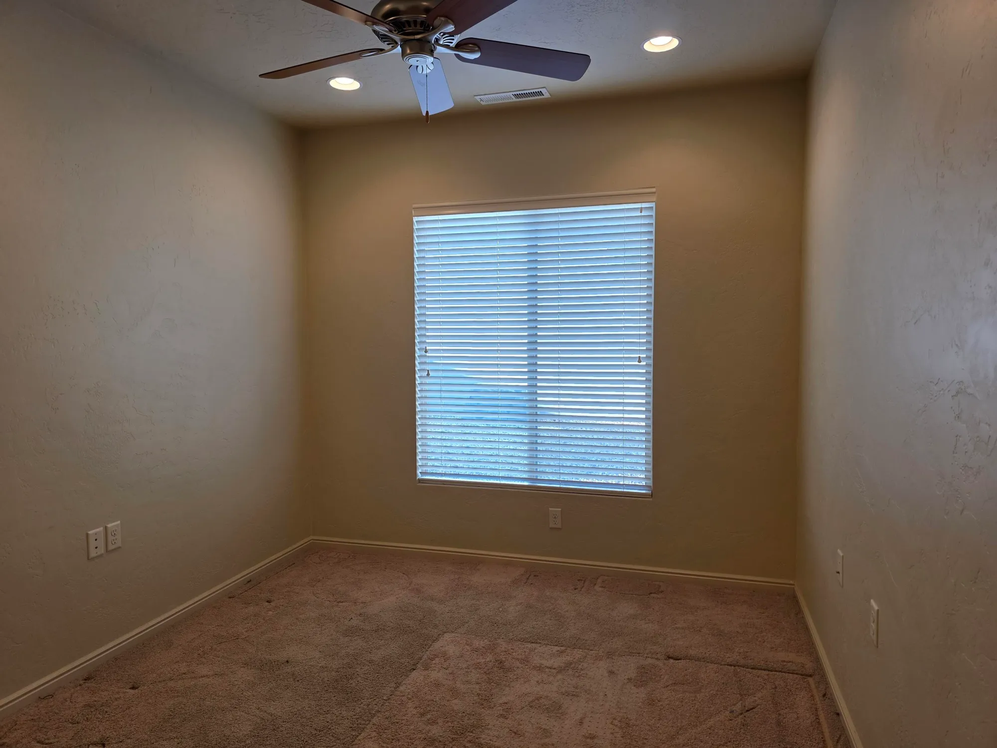 Property Slideshow image 12 of 22 | 1695 w garnet ridge dr, St George, UT, 84790