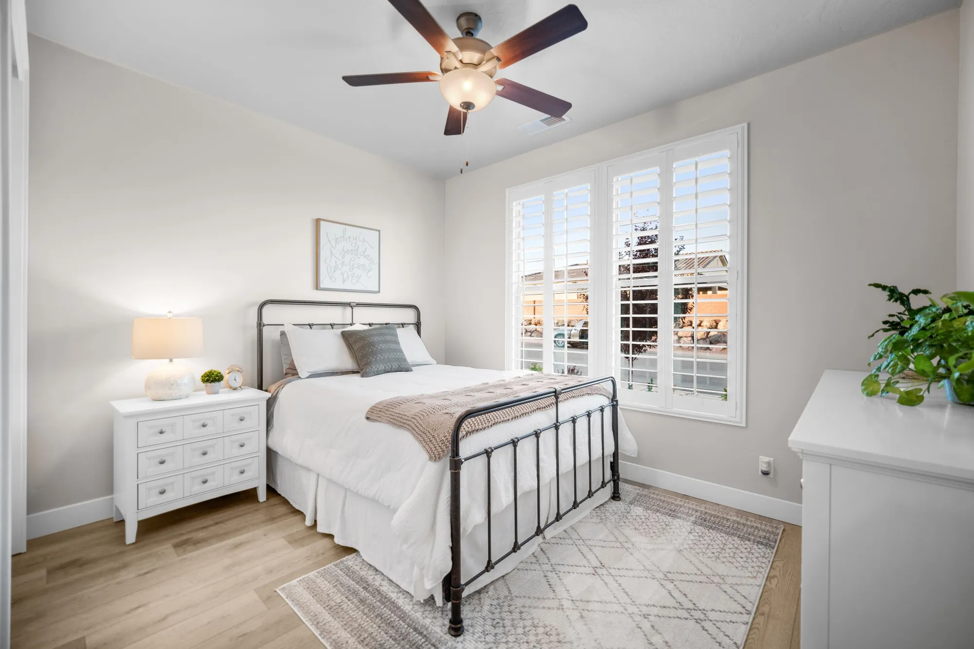 Property Slideshow image 14 of 44 | 273 w camino sur, Washington, UT, 84780