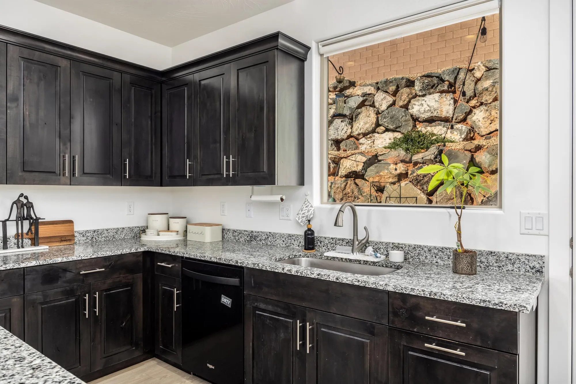 Property Slideshow image 5 of 26 | 108 w camino borde, Washington, UT, 84780