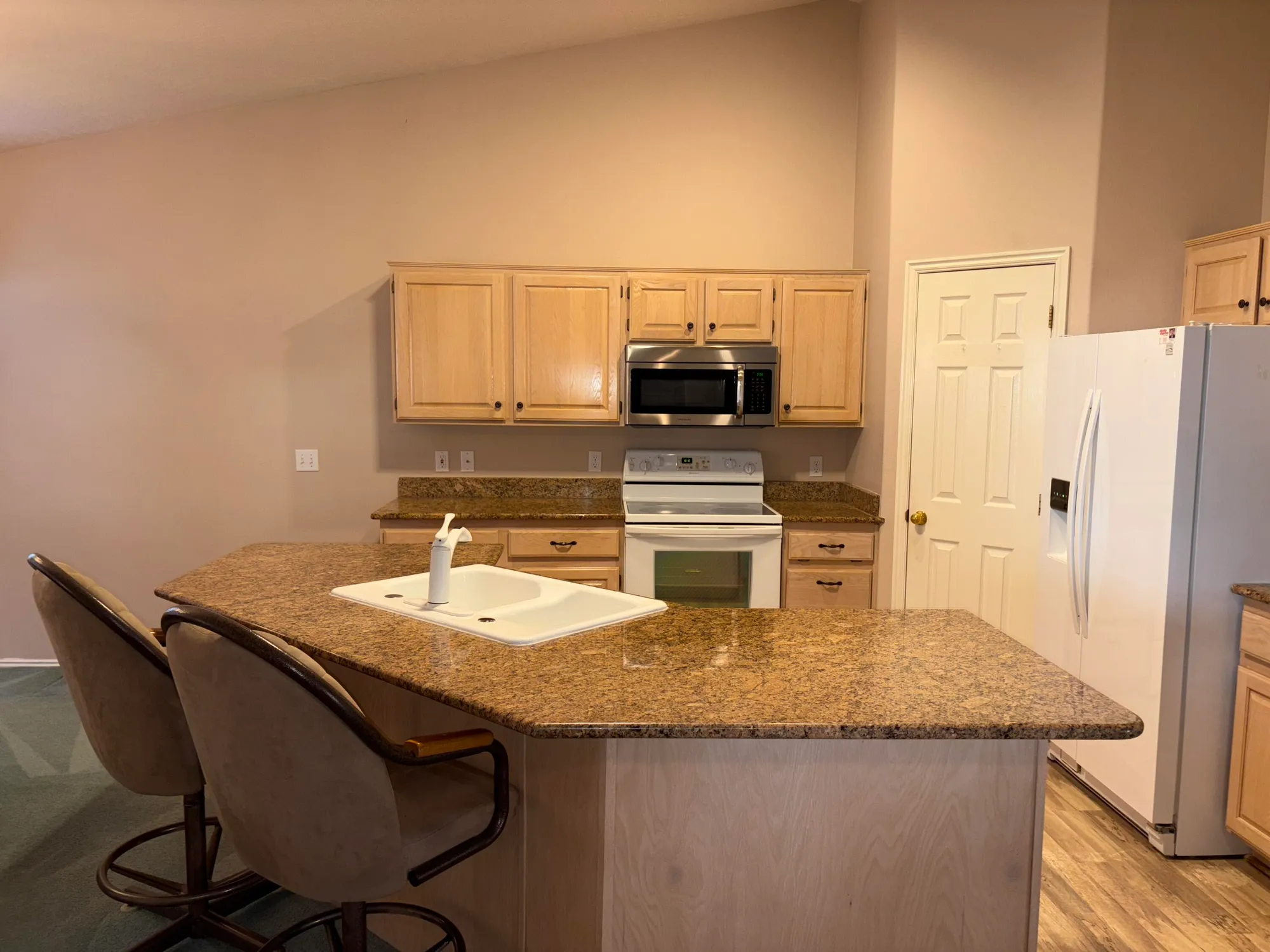 Property Slideshow image 14 of 46 | 210 n mall dr apt 65, St George, UT, 84790
