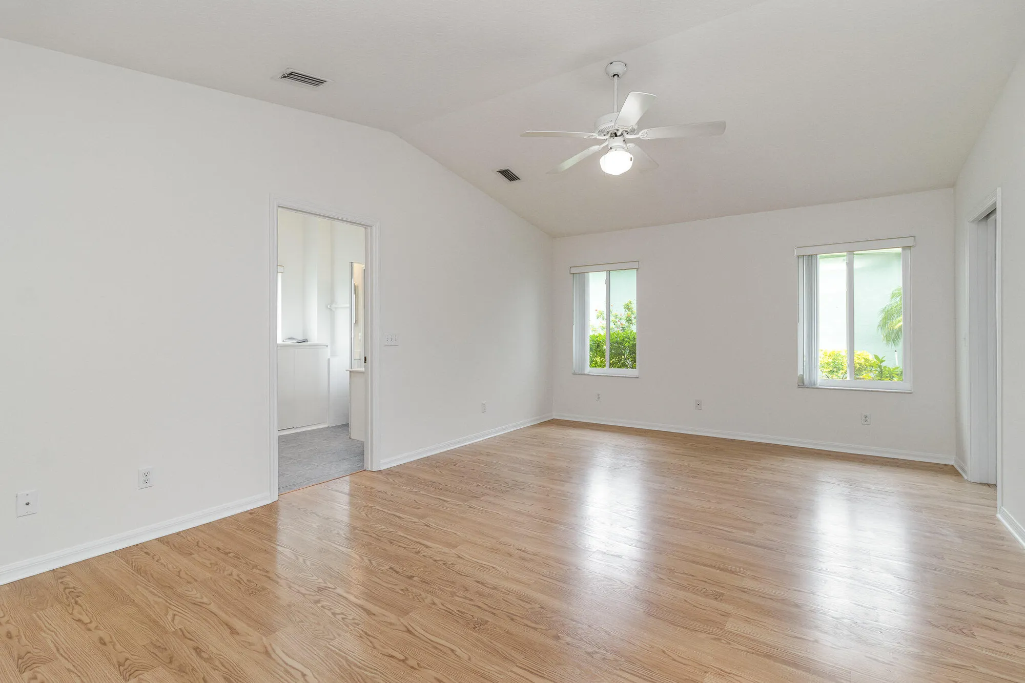 Property Slideshow image 13 of 28 | 1440 patriot dr, Melbourne, FL, 32940