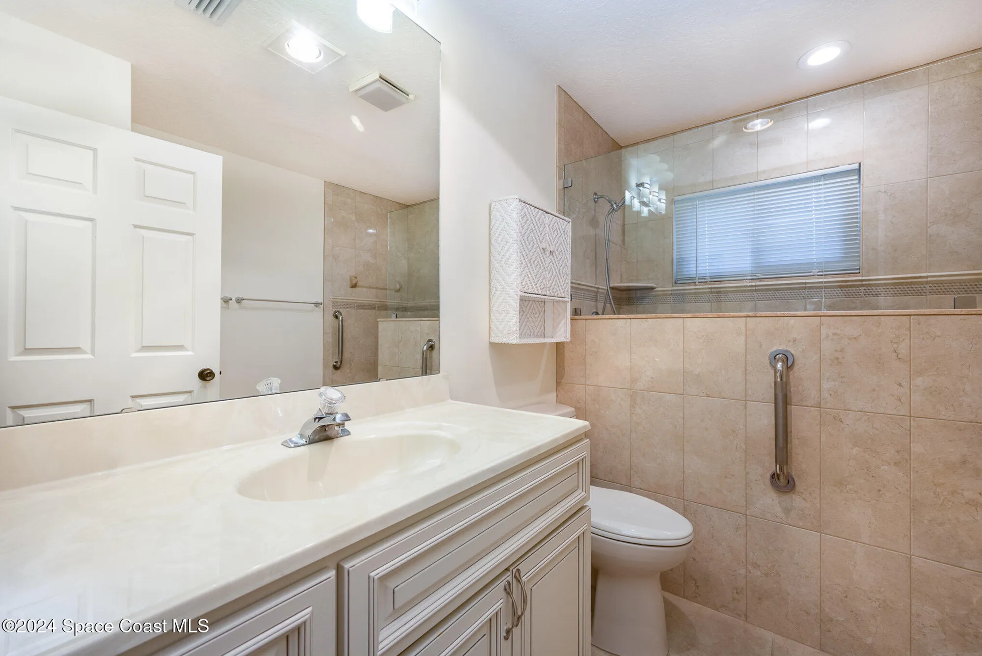 Property Slideshow image 17 of 40 | 1527 frontier dr, Melbourne, FL, 32940