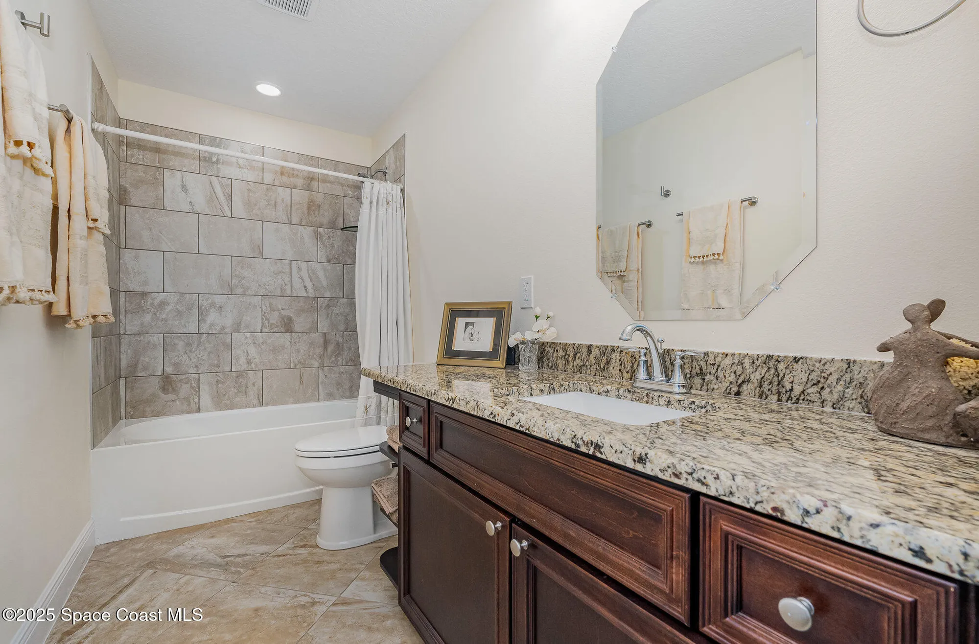 Property Slideshow image 14 of 37 | 1872 freedom dr, Melbourne, FL, 32940