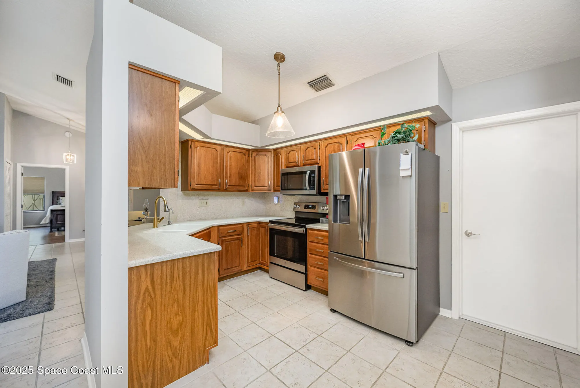 Property Slideshow image 9 of 37 | 1423 independence ave, Melbourne, FL, 32940