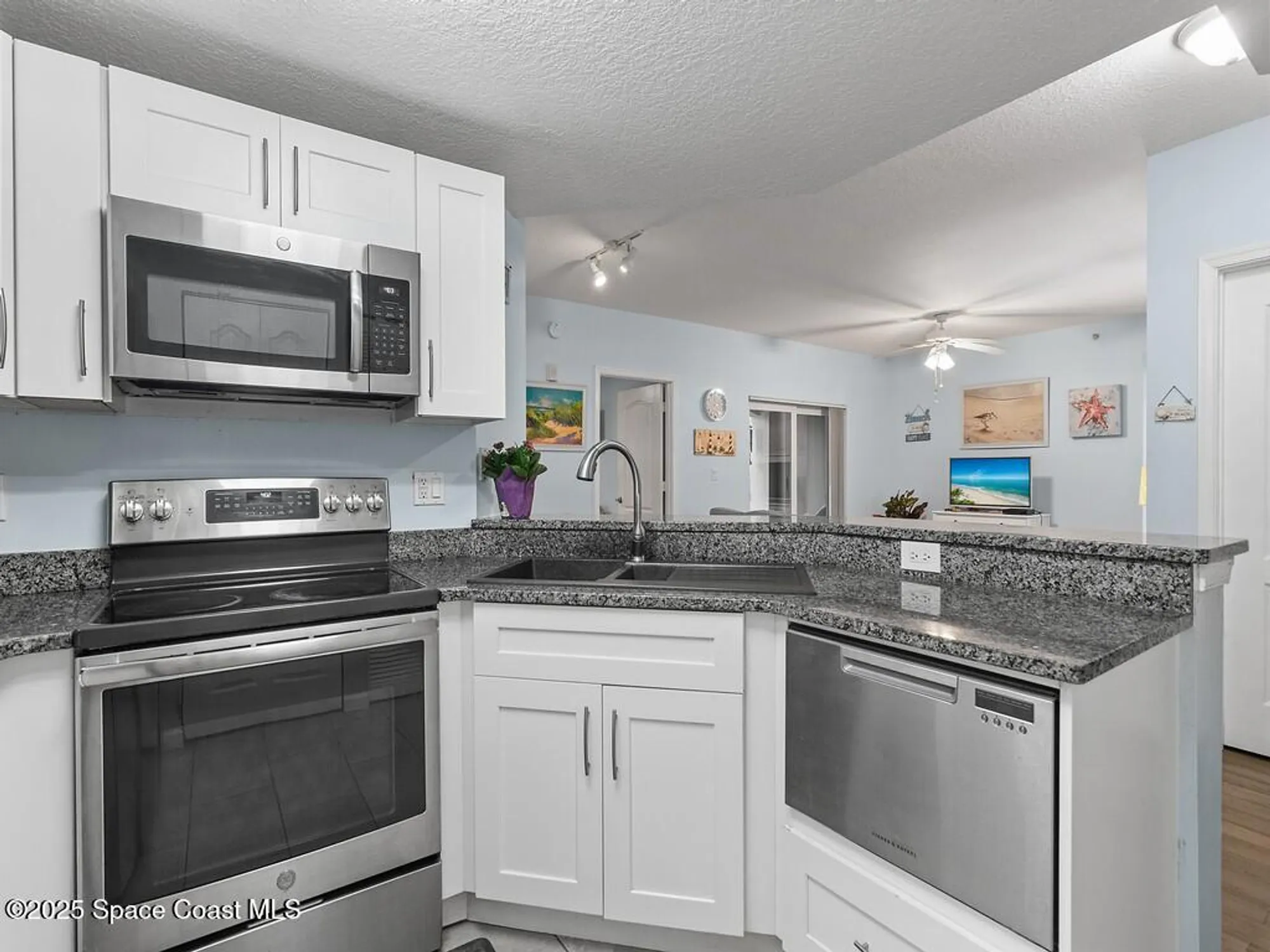 Property Slideshow image 1 of 43 | 5095 fairways cir apt i102, Vero Beach, FL, 32967