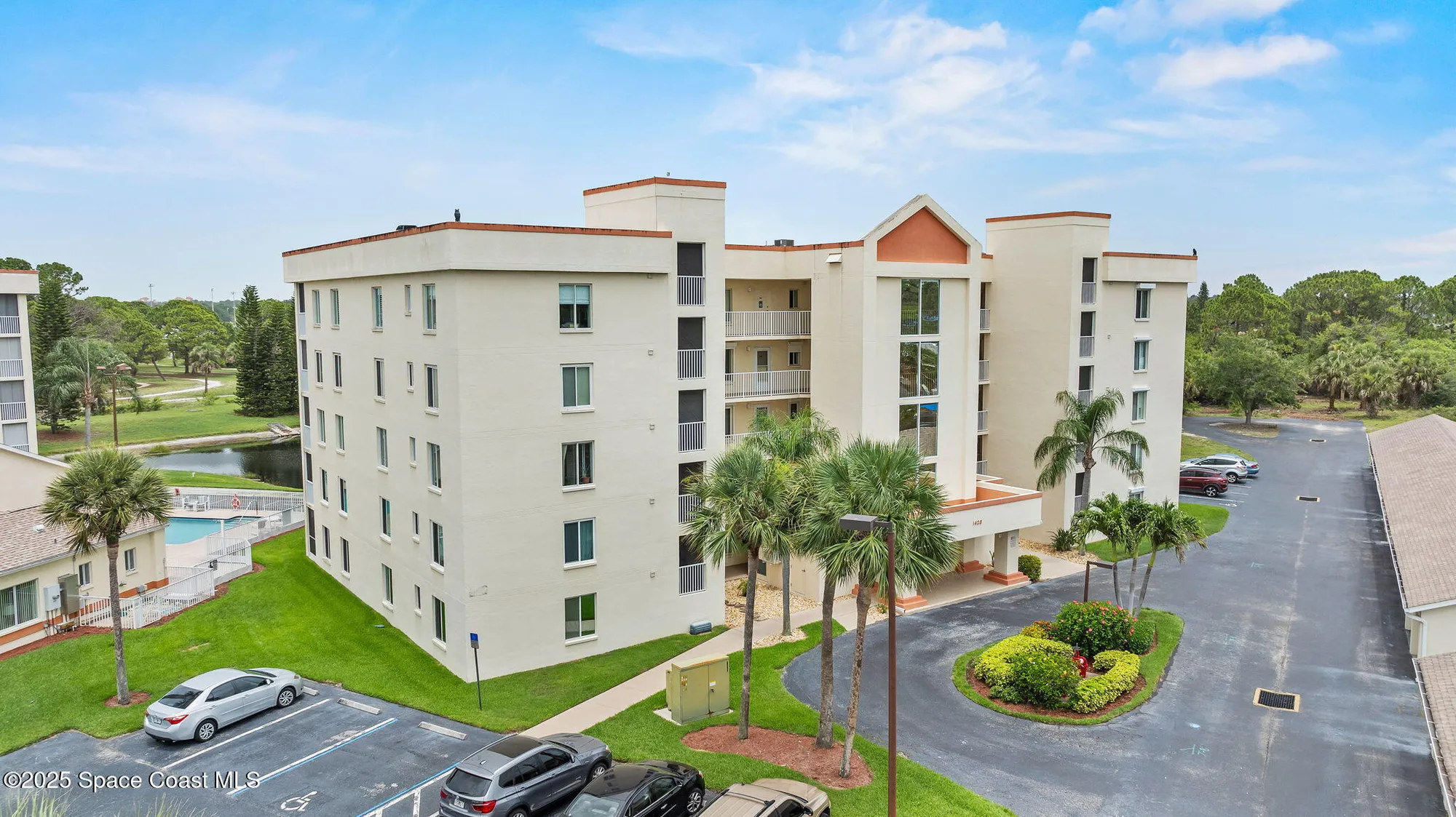 Property Slideshow image 9 of 43 | 1420 huntington ln 2405, Rockledge, FL, 32955