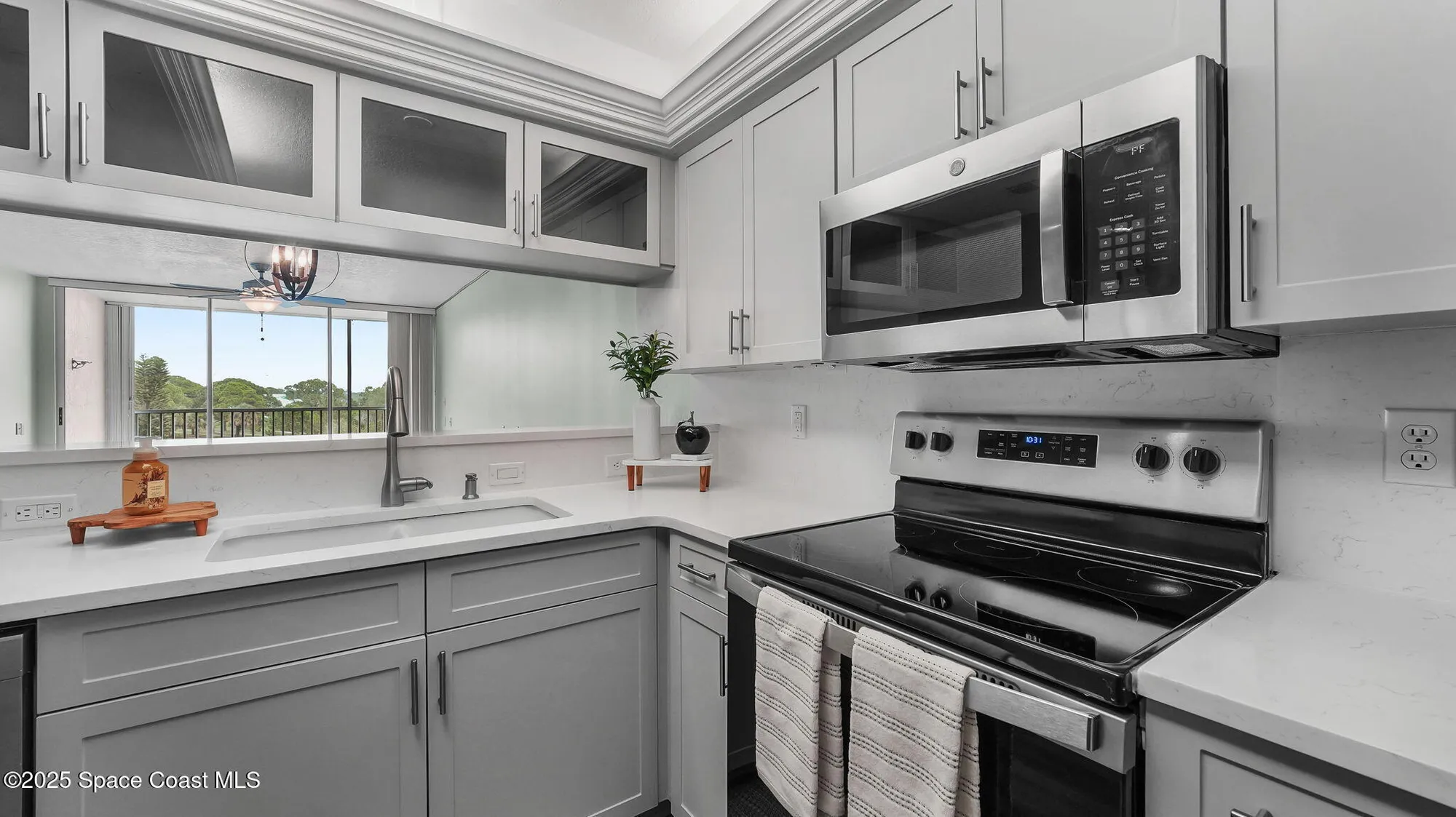 Property Slideshow image 12 of 43 | 1420 huntington ln 2405, Rockledge, FL, 32955