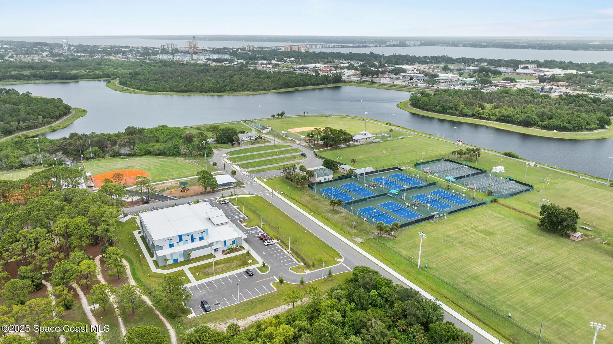 Property Slideshow image 36 of 43 | 1420 huntington ln 2405, Rockledge, FL, 32955