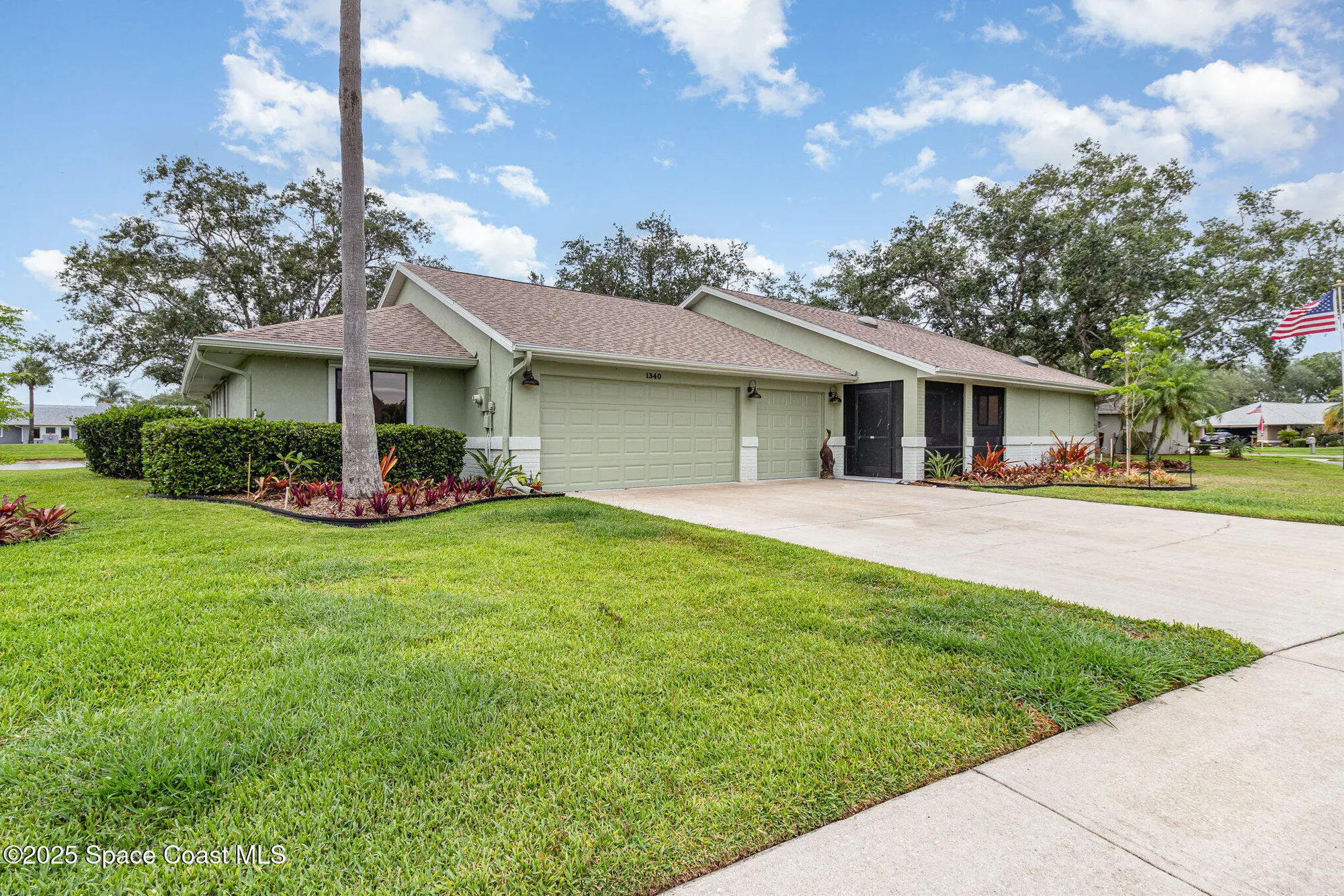 Property Slideshow image 4 of 37 | 1340 democracy ave, Melbourne, FL, 32940