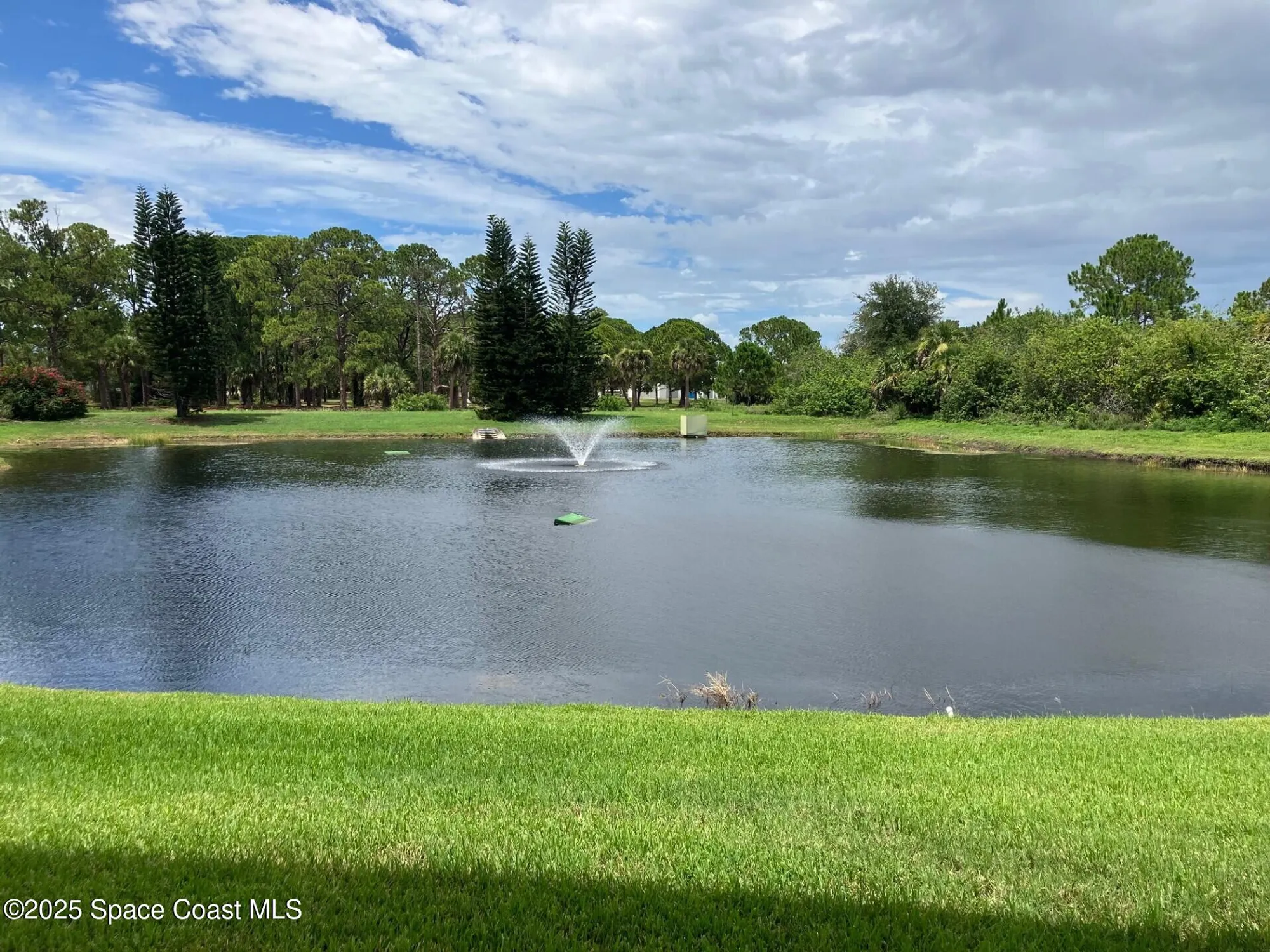 Property Slideshow image 4 of 24 | 1420 huntington ln 2105, Rockledge, FL, 32955