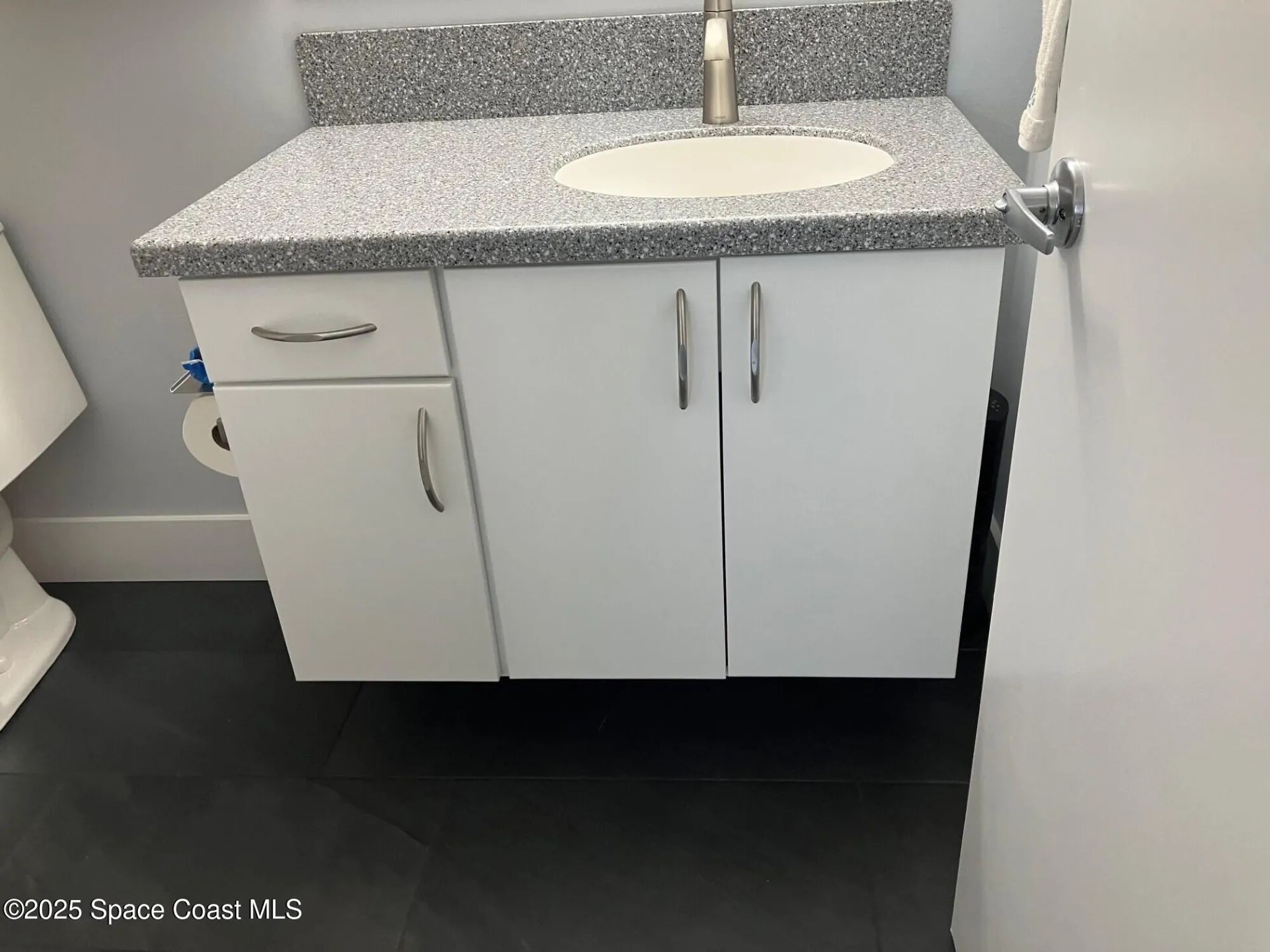 Property Slideshow image 11 of 24 | 1420 huntington ln 2105, Rockledge, FL, 32955