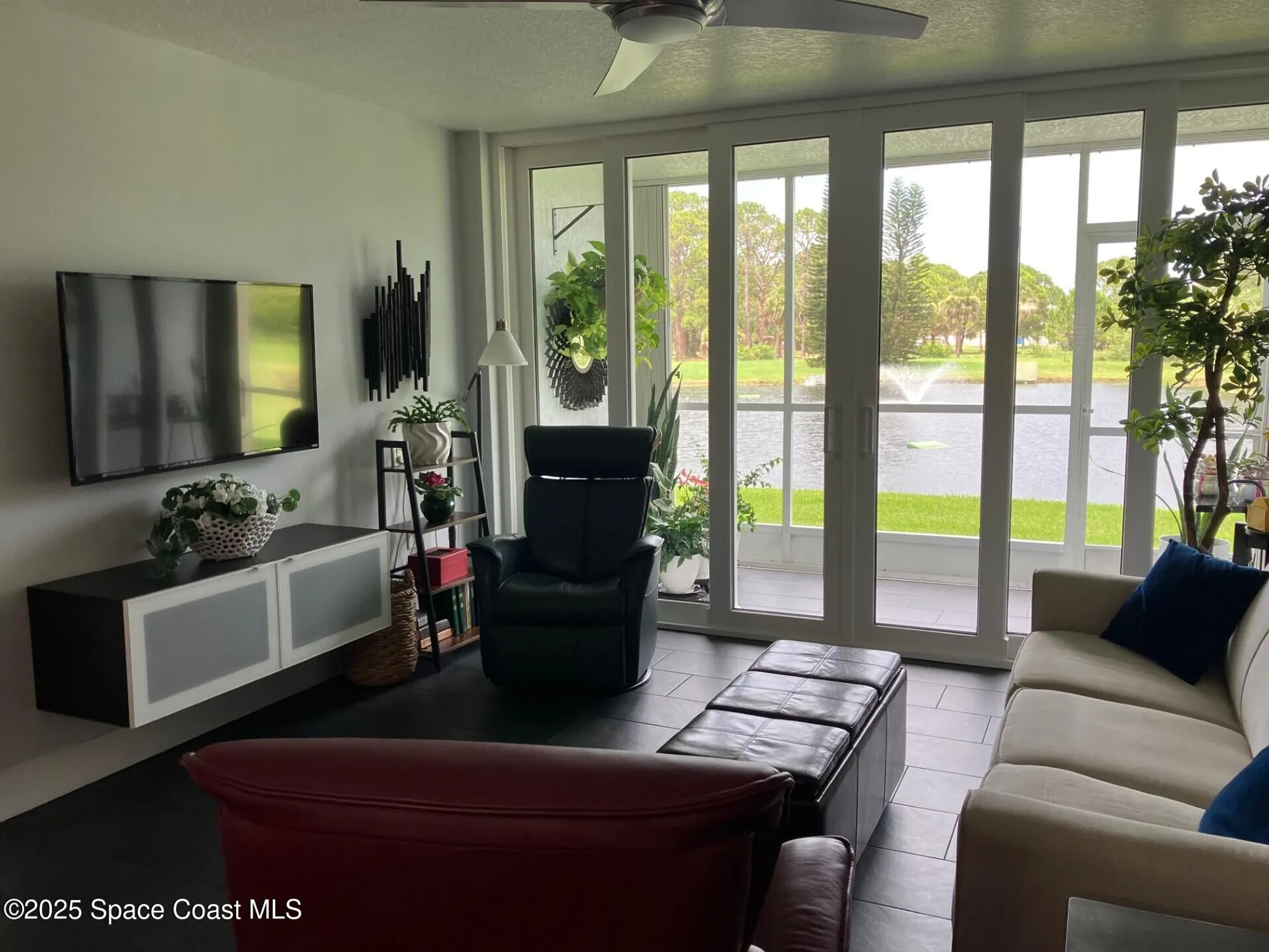Property Slideshow image 14 of 24 | 1420 huntington ln 2105, Rockledge, FL, 32955
