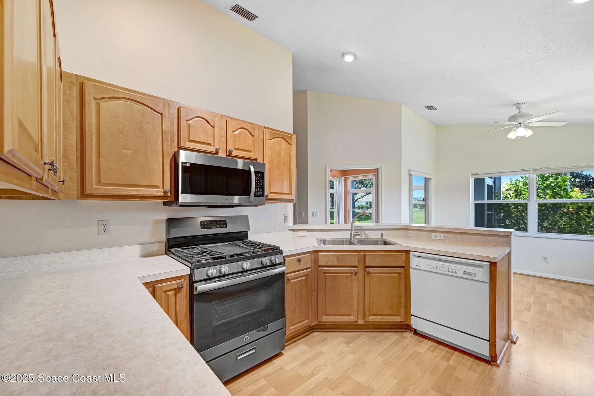 Property Slideshow image 15 of 67 | 839 danville cir, Melbourne, FL, 32904