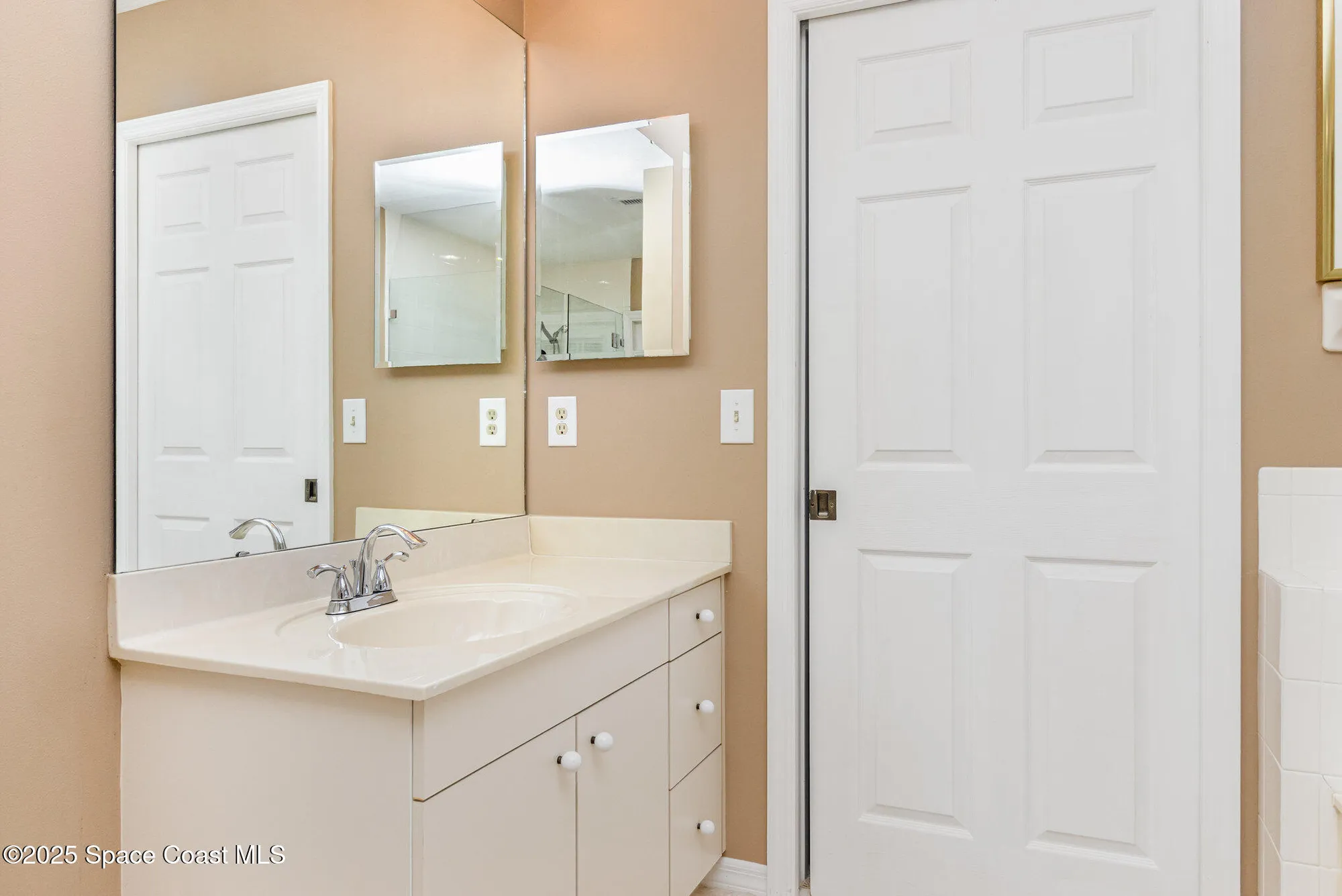 Property Slideshow image 17 of 39 | 1505 chesapeake ct, Melbourne, FL, 32940