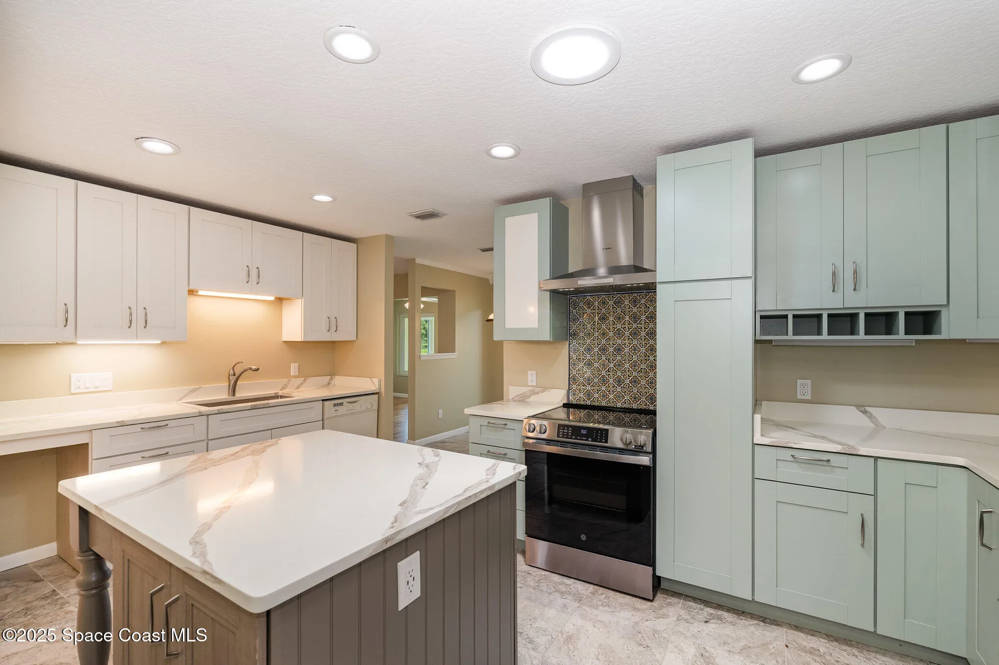 Property Slideshow image 10 of 40 | 1355 mayflower ave, Melbourne, FL, 32940