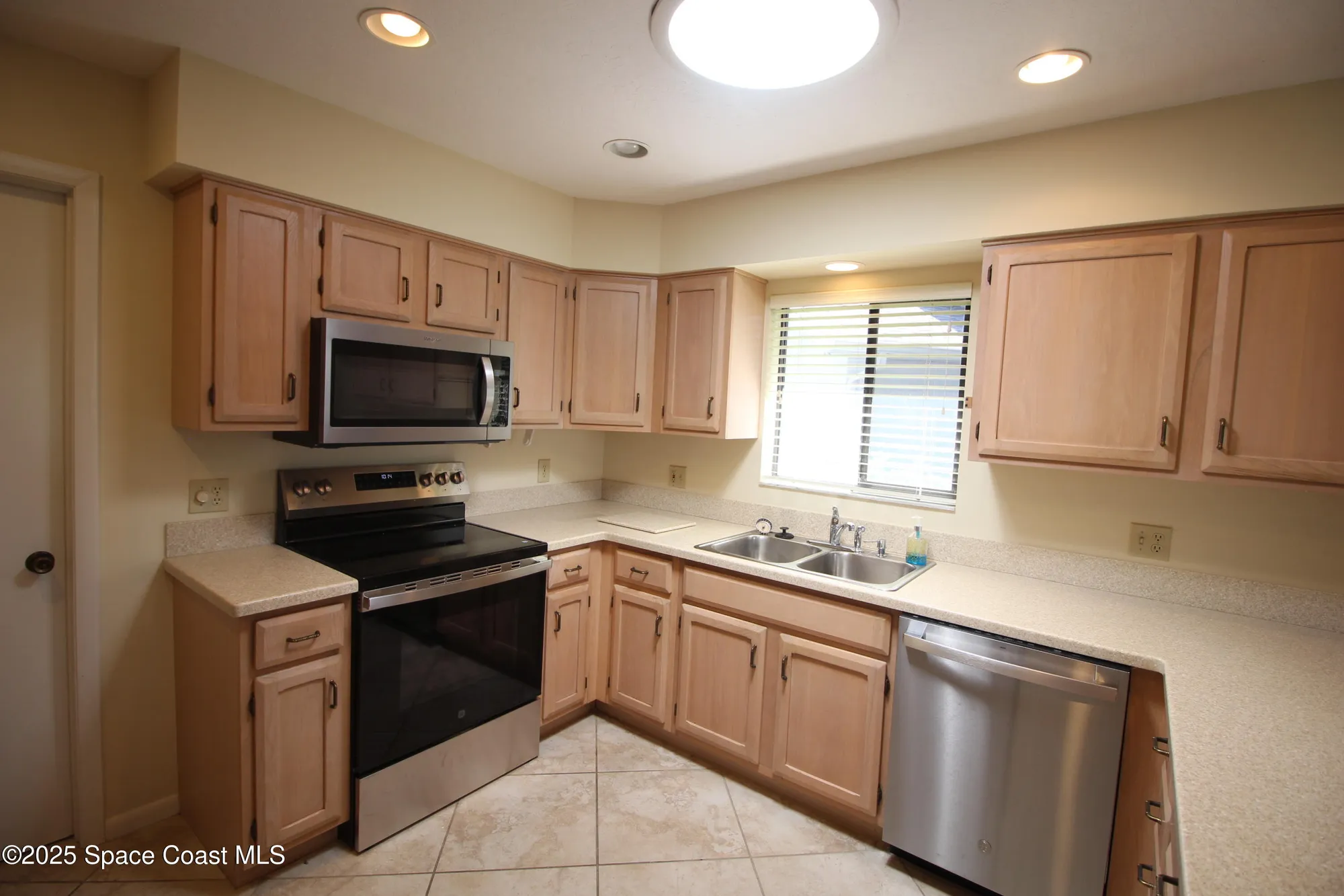 Property Slideshow image 7 of 55 | 1360 democracy ave, Melbourne, FL, 32940