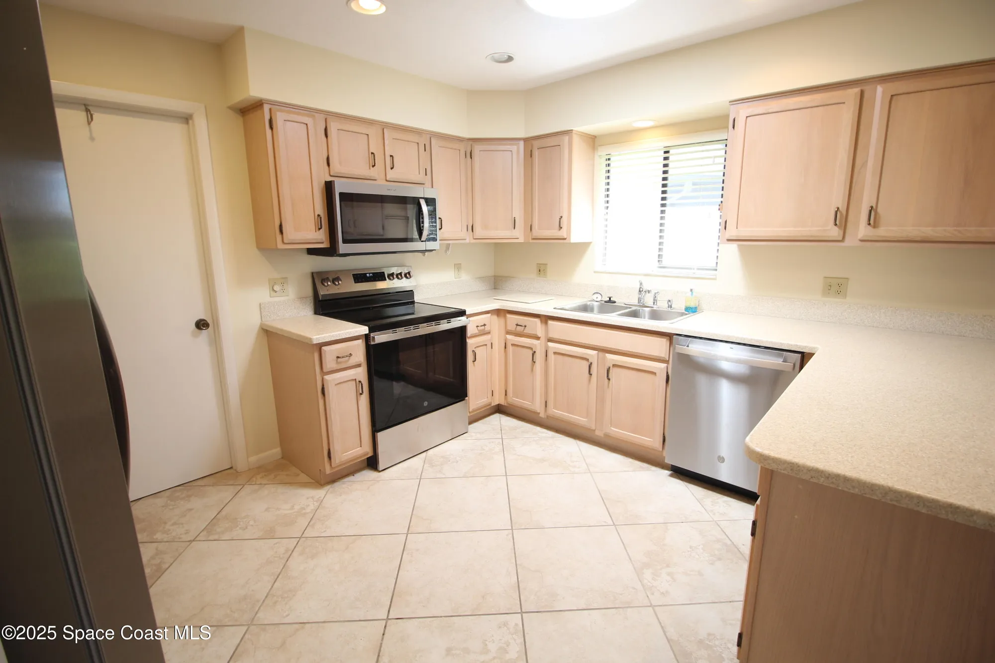 Property Slideshow image 8 of 55 | 1360 democracy ave, Melbourne, FL, 32940