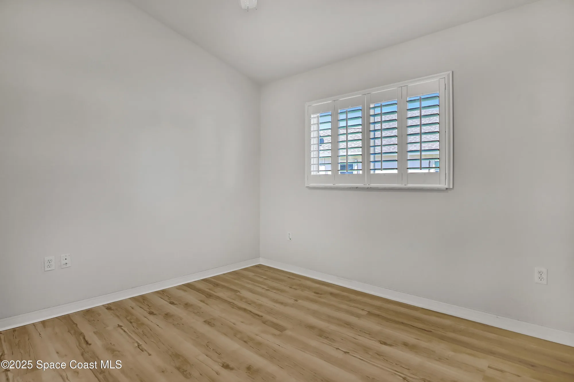 Property Slideshow image 11 of 29 | 1692 keys gate dr, Melbourne, FL, 32940