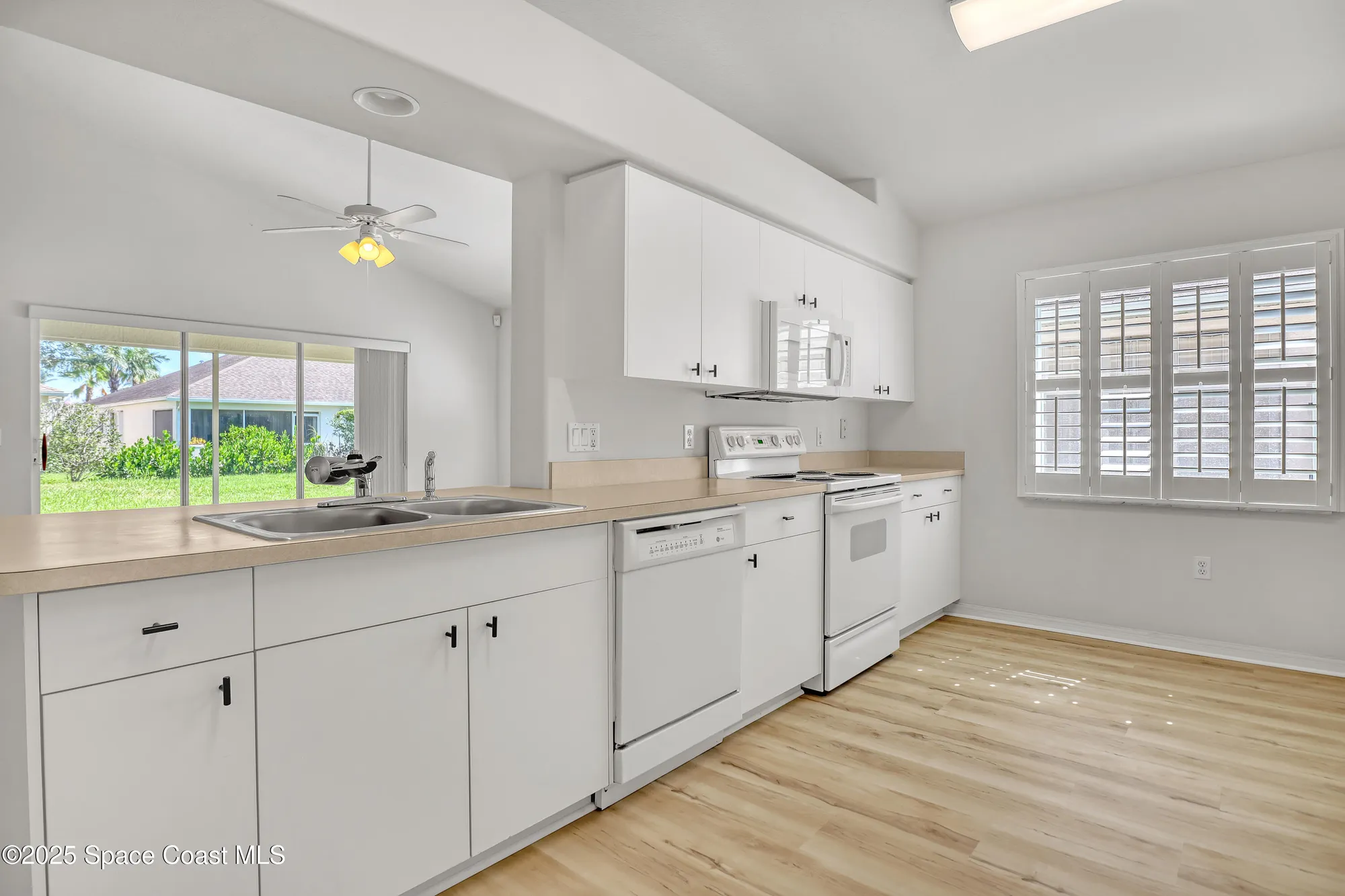 Property Slideshow image 20 of 29 | 1692 keys gate dr, Melbourne, FL, 32940