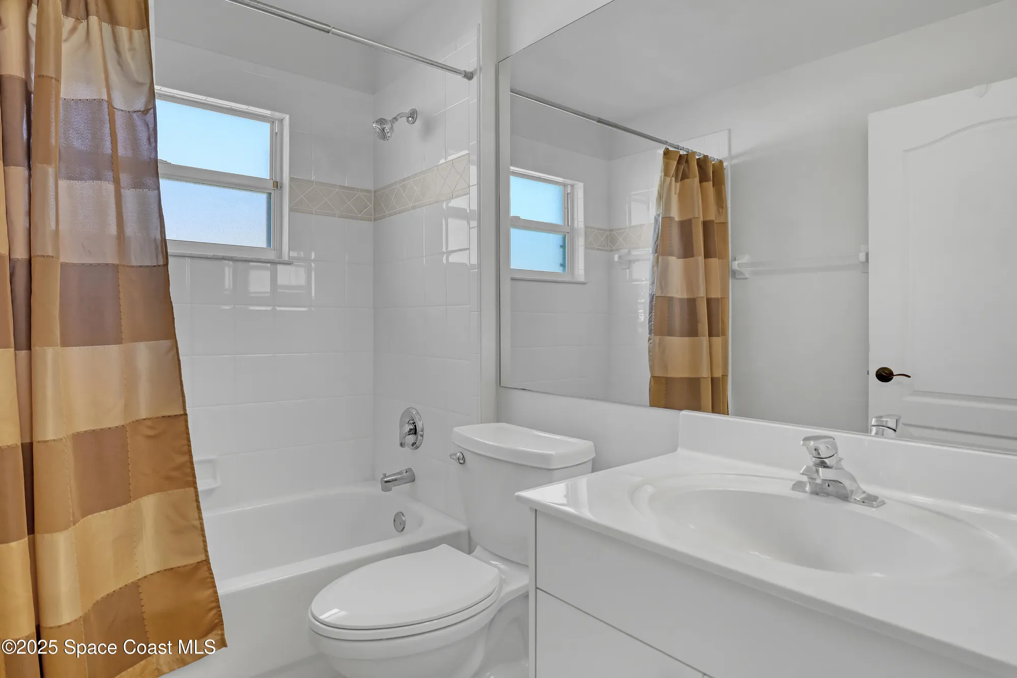 Property Slideshow image 21 of 29 | 1692 keys gate dr, Melbourne, FL, 32940