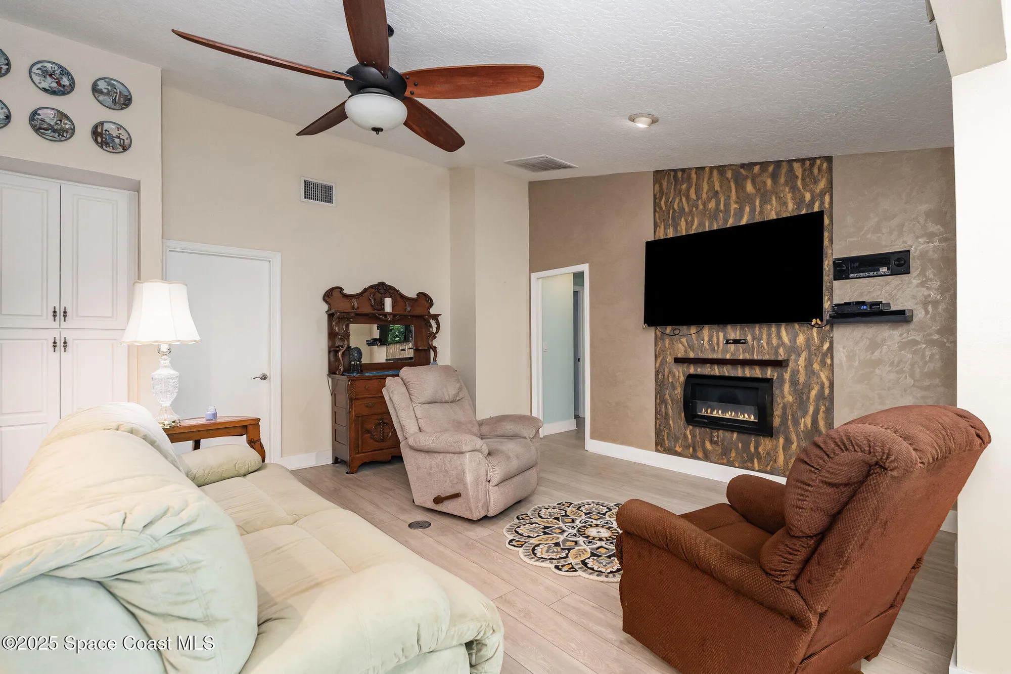 Property Slideshow image 11 of 38 | 1469 patriot dr, Melbourne, FL, 32940