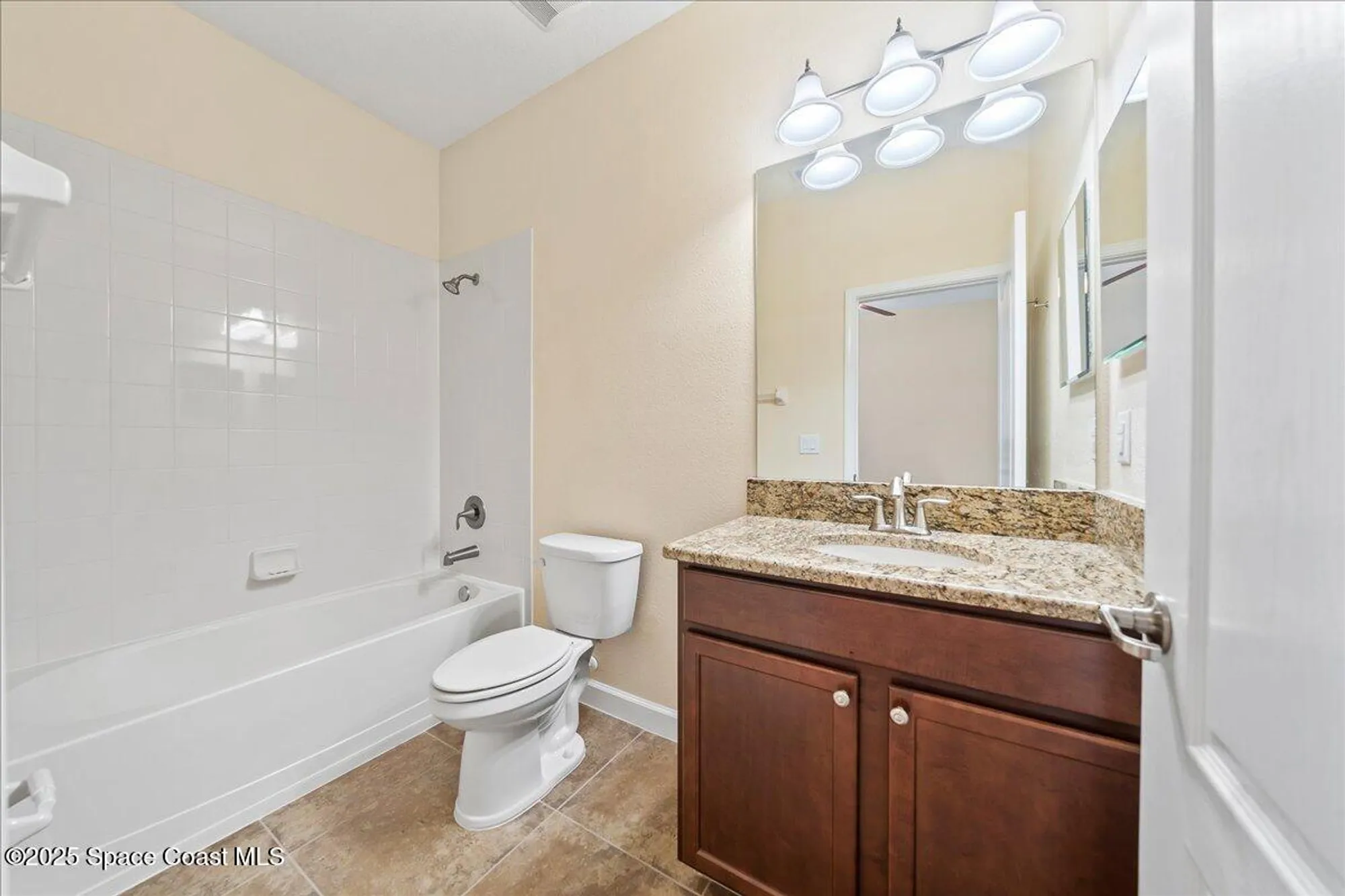 Property Slideshow image 14 of 31 | 3584 sansome cir, Melbourne, FL, 32940