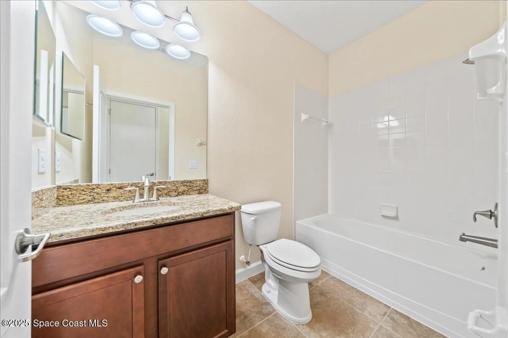 Property Slideshow image 16 of 31 | 3584 sansome cir, Melbourne, FL, 32940