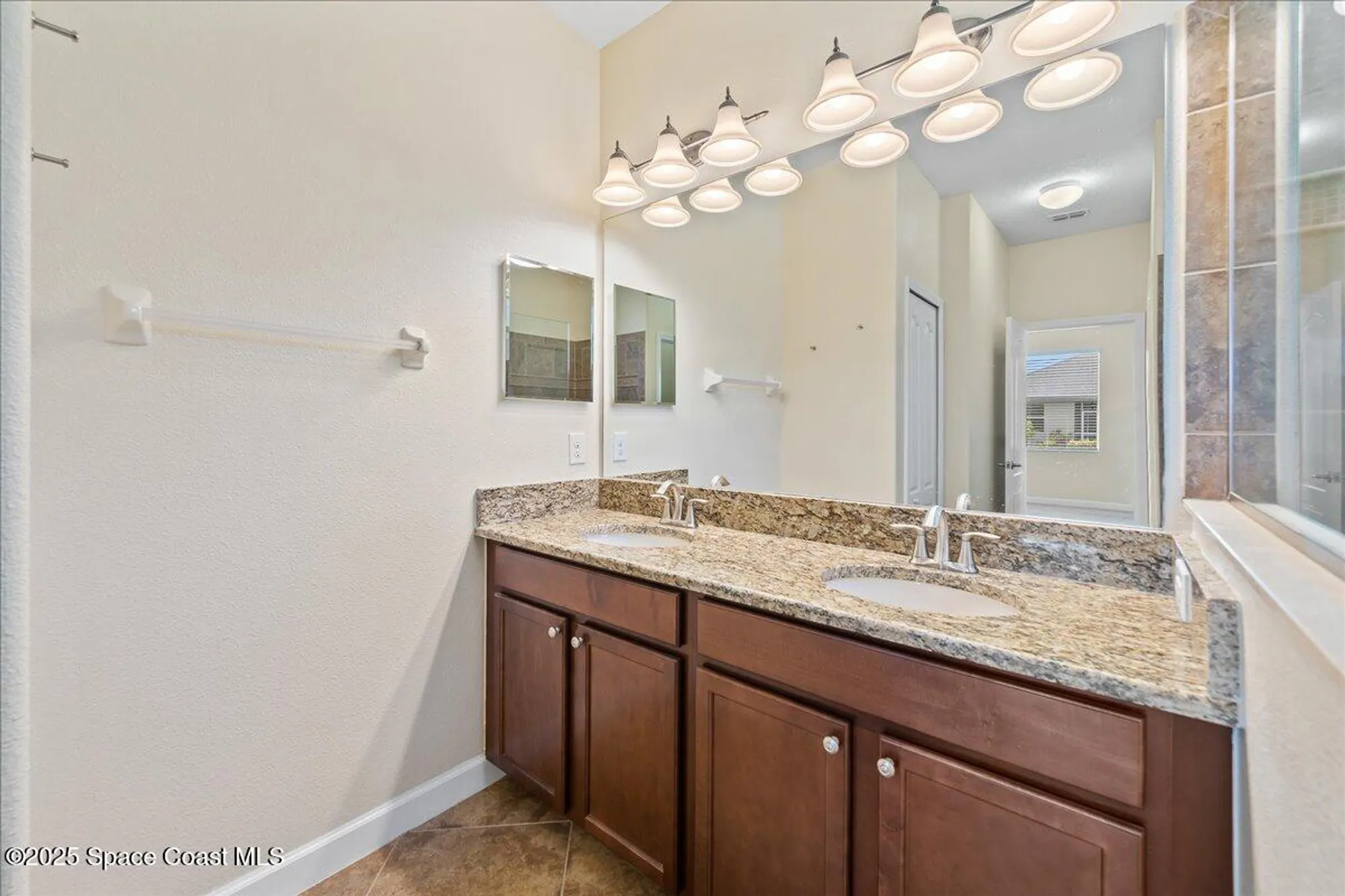 Property Slideshow image 9 of 31 | 3584 sansome cir, Melbourne, FL, 32940