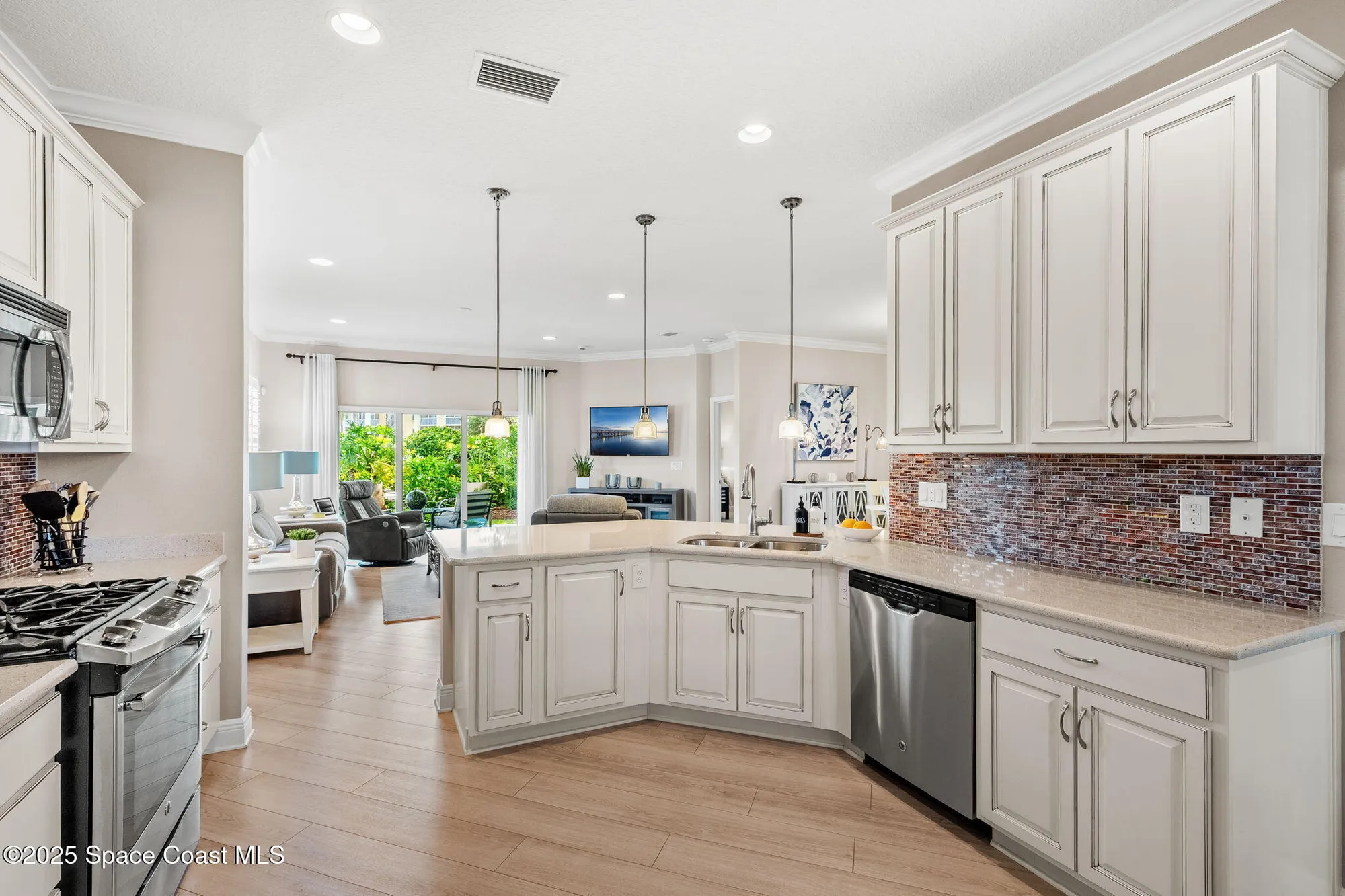 Property Slideshow image 10 of 49 | 4310 alamanda key dr, Melbourne, FL, 32901