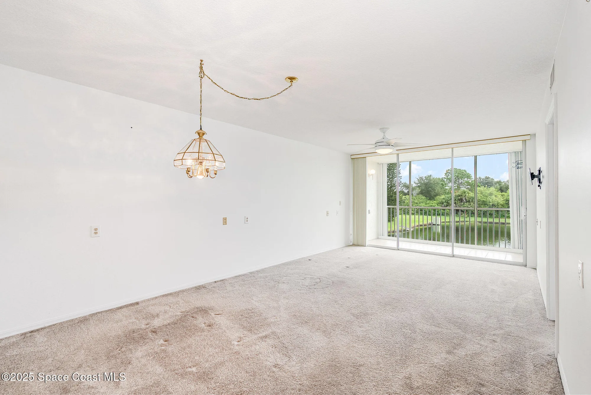 Property Slideshow image 5 of 33 | 1410 huntington ln apt 1204, Rockledge, FL, 32955