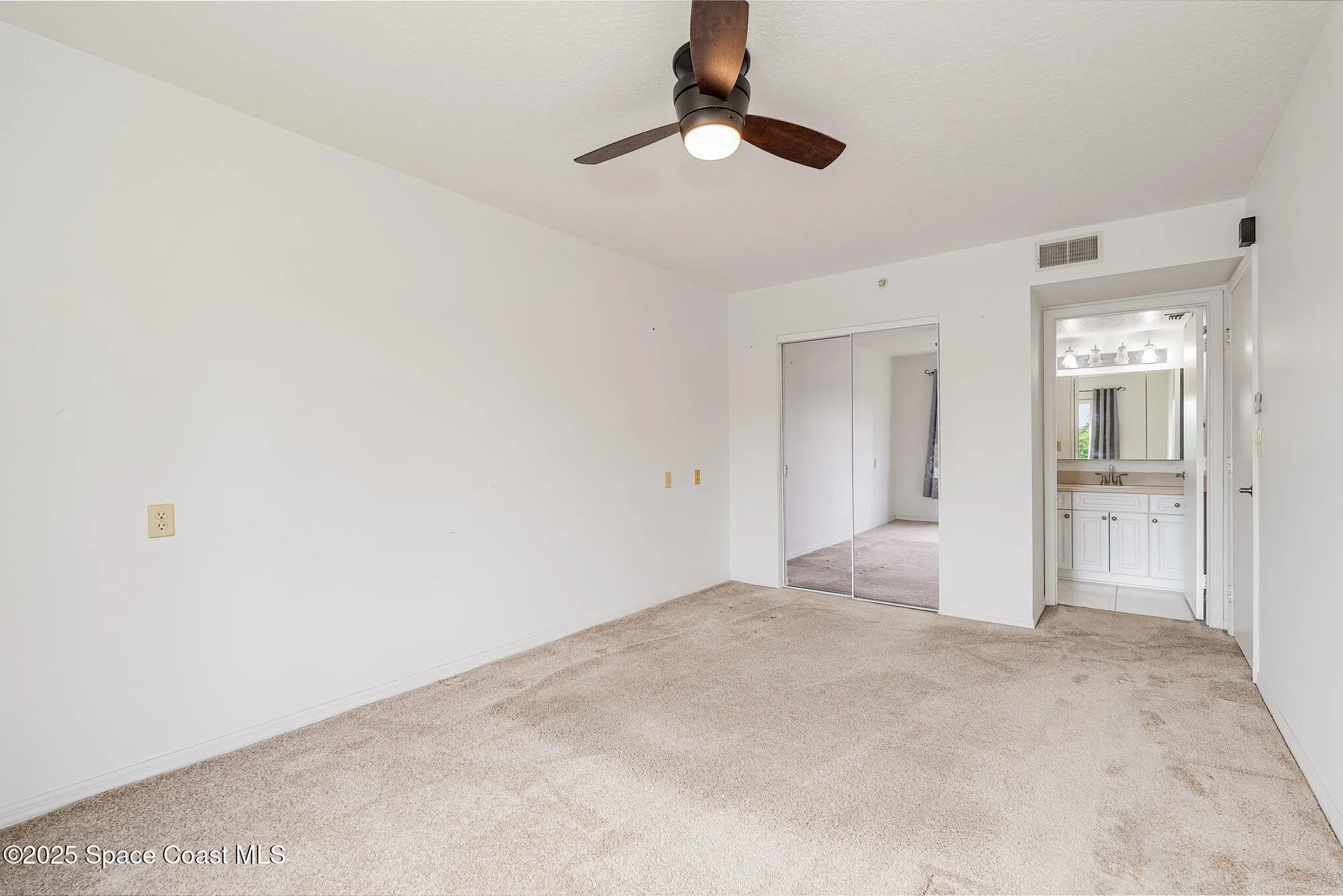 Property Slideshow image 10 of 33 | 1410 huntington ln apt 1204, Rockledge, FL, 32955