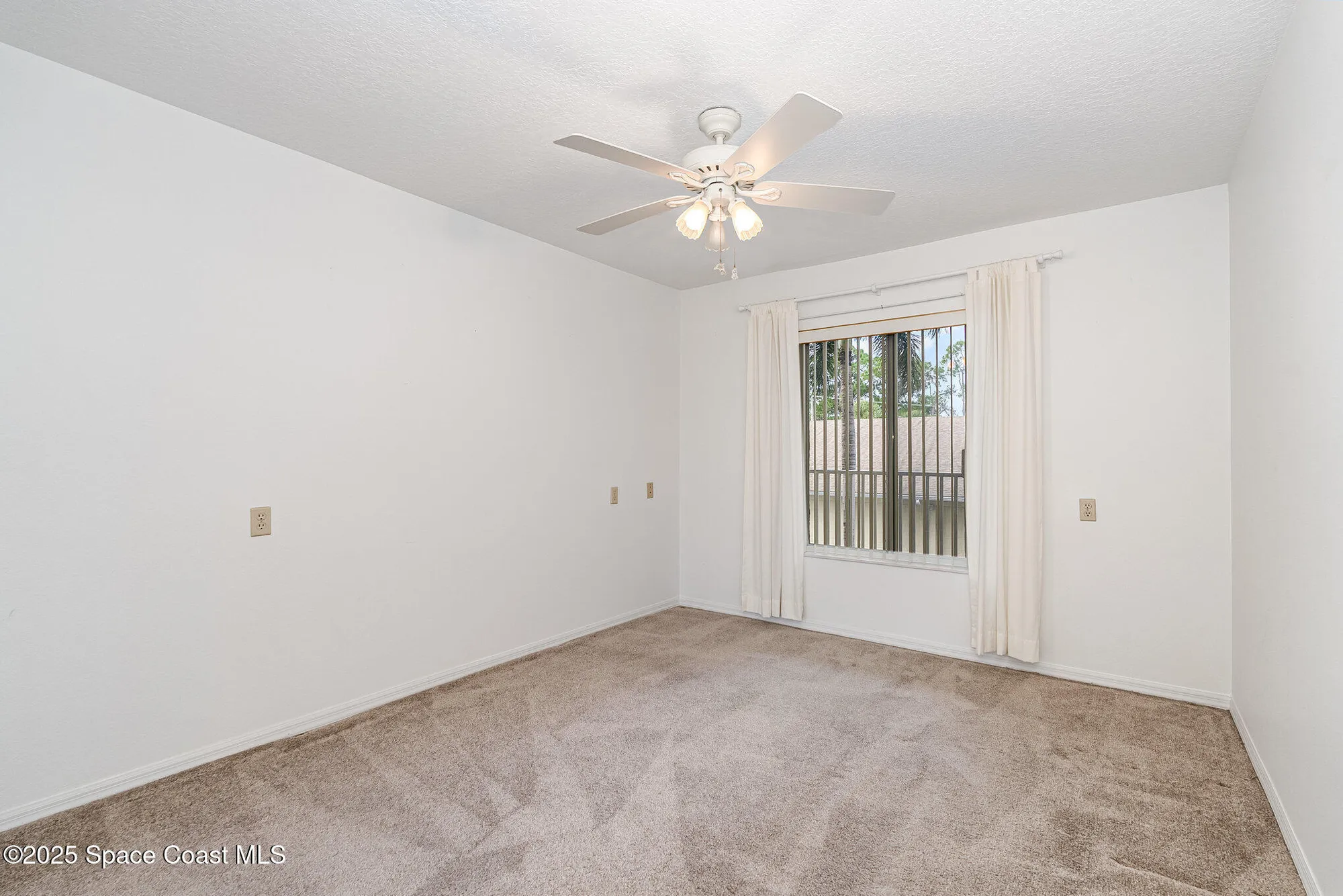 Property Slideshow image 12 of 33 | 1410 huntington ln apt 1204, Rockledge, FL, 32955