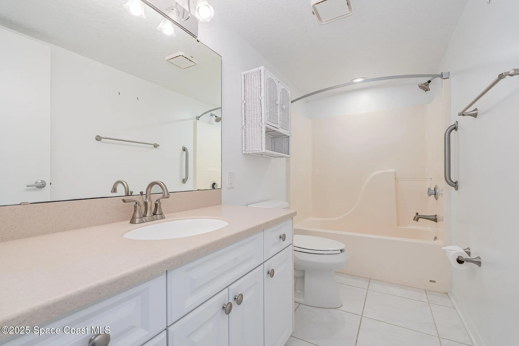 Property Slideshow image 14 of 33 | 1410 huntington ln apt 1204, Rockledge, FL, 32955