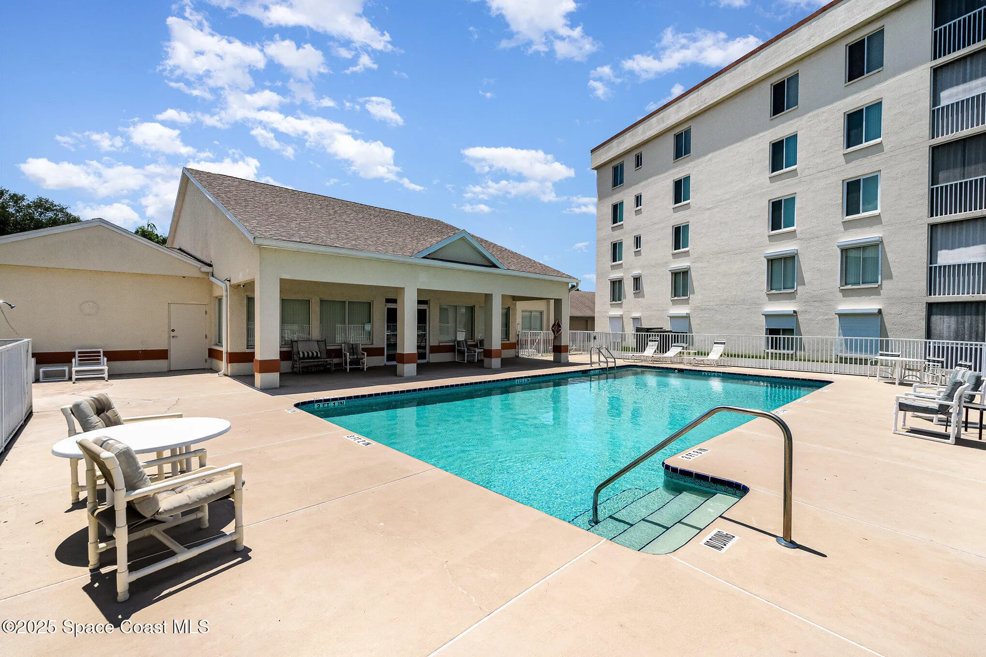 Property Slideshow image 16 of 33 | 1410 huntington ln apt 1204, Rockledge, FL, 32955