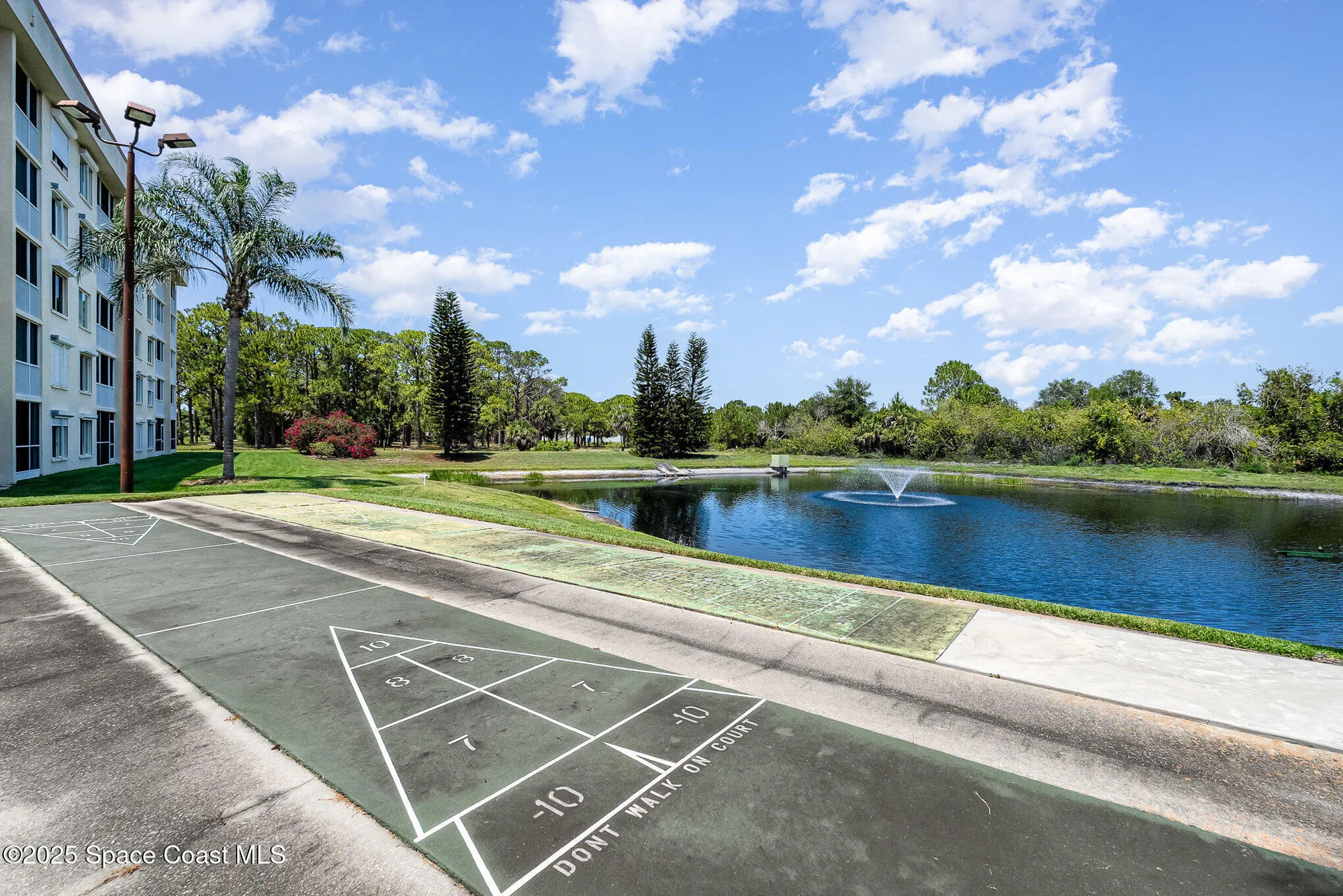 Property Slideshow image 24 of 33 | 1410 huntington ln apt 1204, Rockledge, FL, 32955