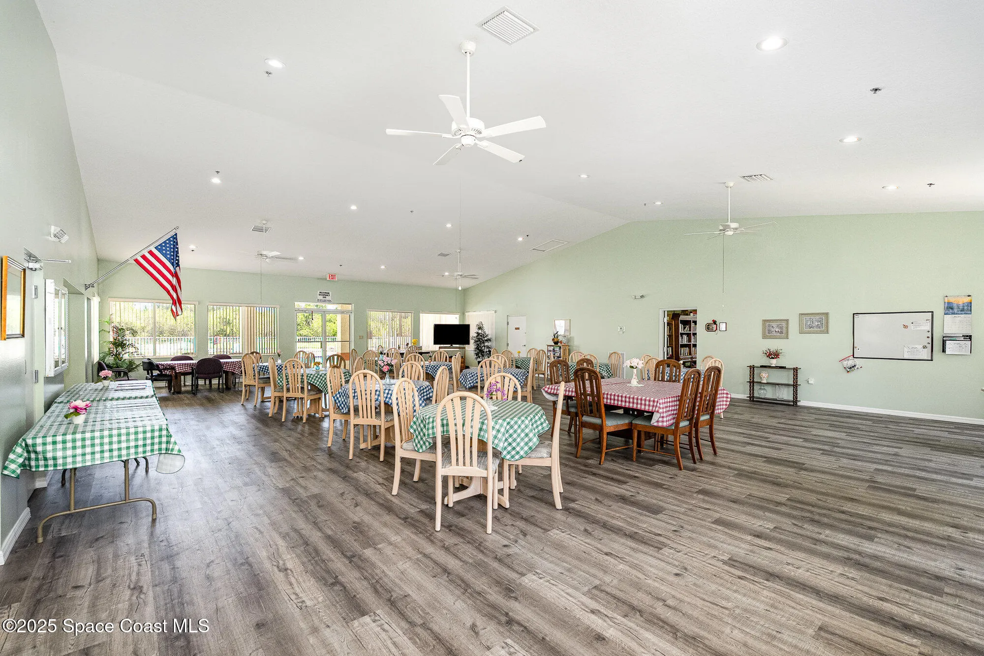 Property Slideshow image 19 of 33 | 1410 huntington ln apt 1204, Rockledge, FL, 32955