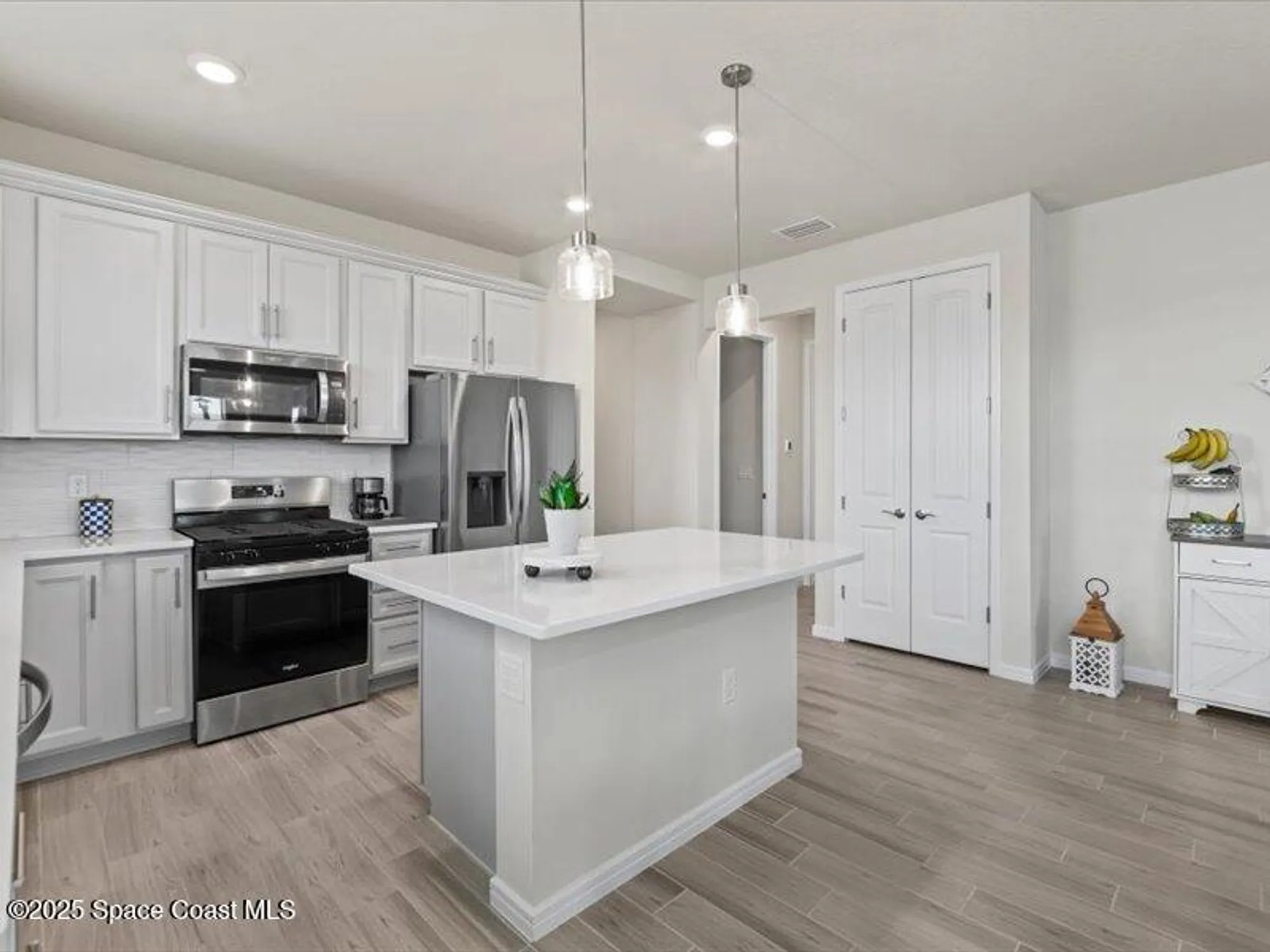 Property Slideshow image 7 of 36 | 8967 splashing dr, Melbourne, FL, 32940