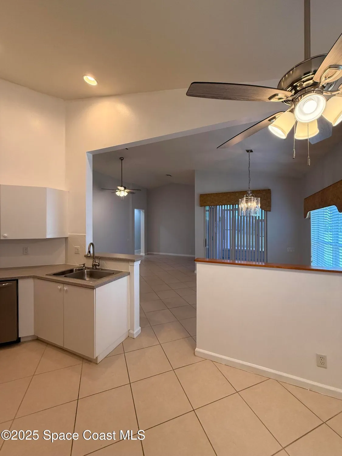 Property Slideshow image 6 of 29 | 633 nw whitfield way, Port St Lucie, FL, 34986