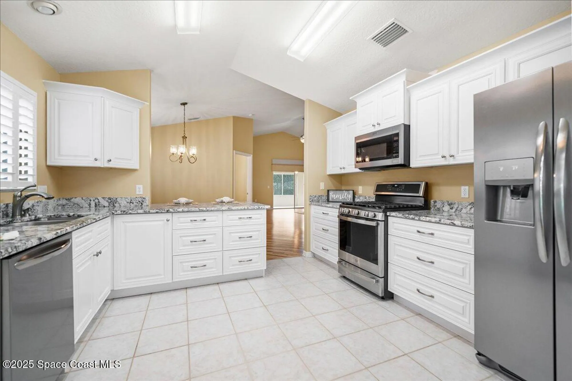 Property Slideshow image 9 of 41 | 1671 lago mar dr, Melbourne, FL, 32940