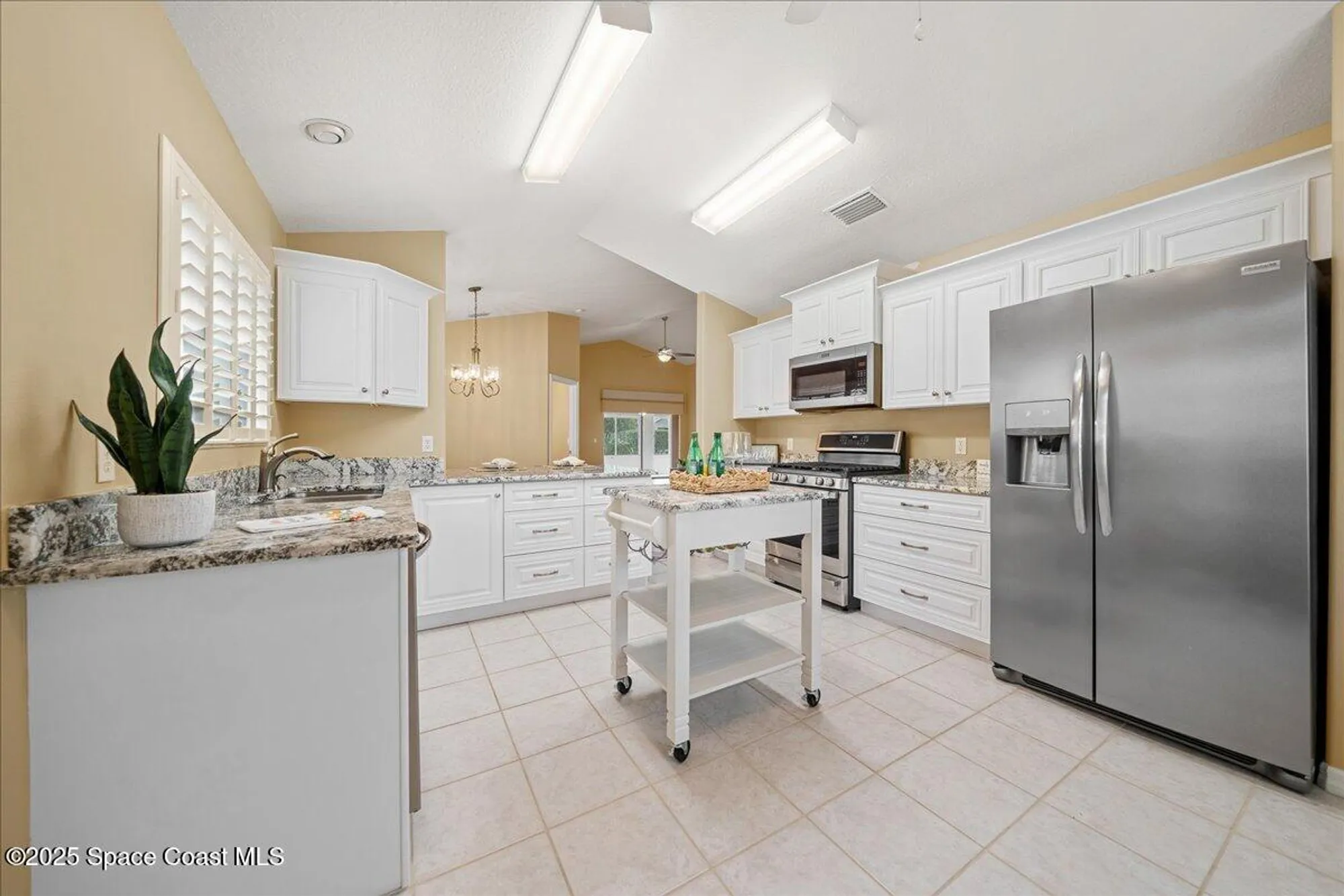Property Slideshow image 12 of 41 | 1671 lago mar dr, Melbourne, FL, 32940
